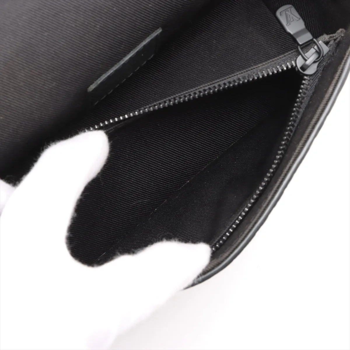 Taurillon Monogram Steamer Wearable Wallet M81746 Black — view 7
