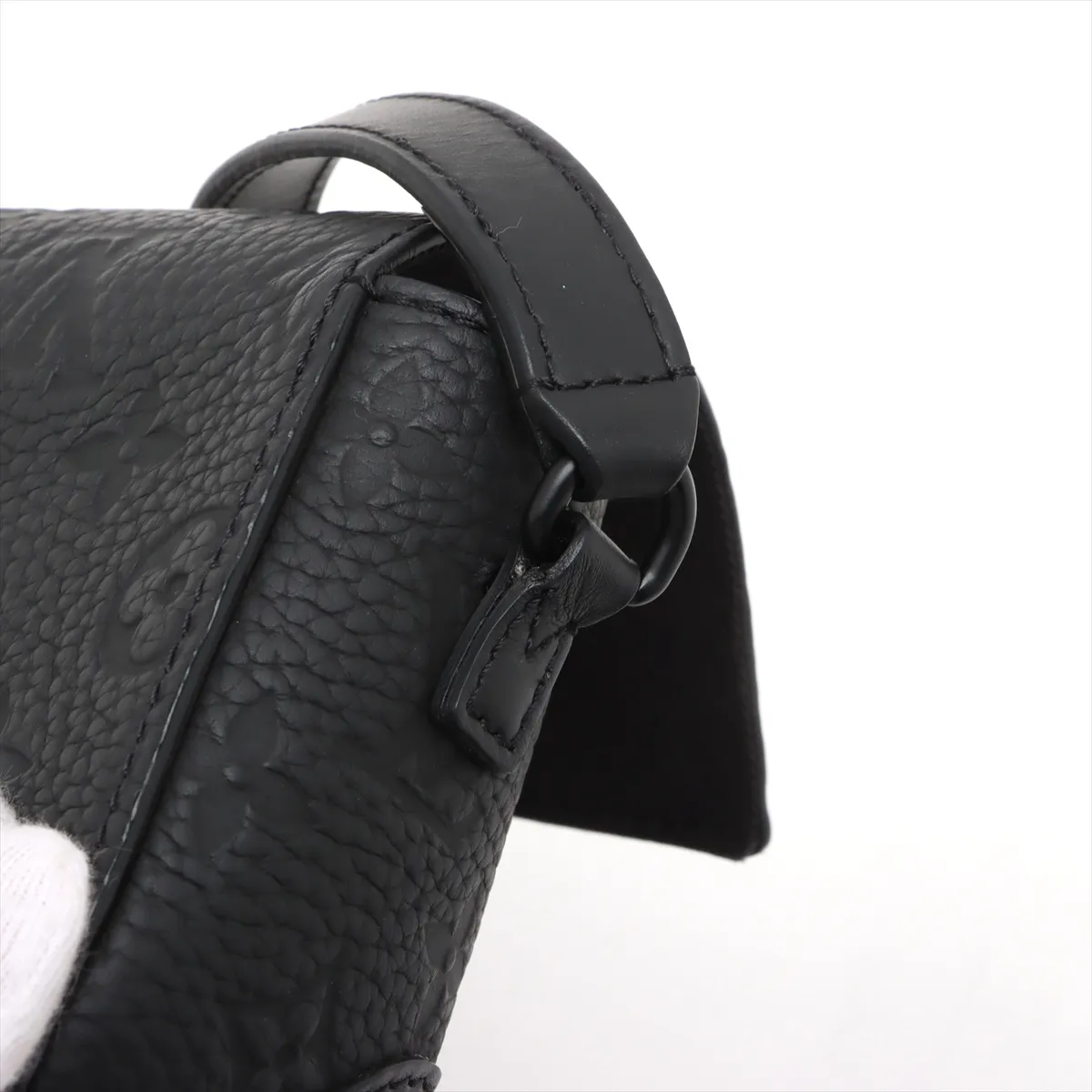 Taurillon Monogram Steamer Wearable Wallet M81746 Black — view 9