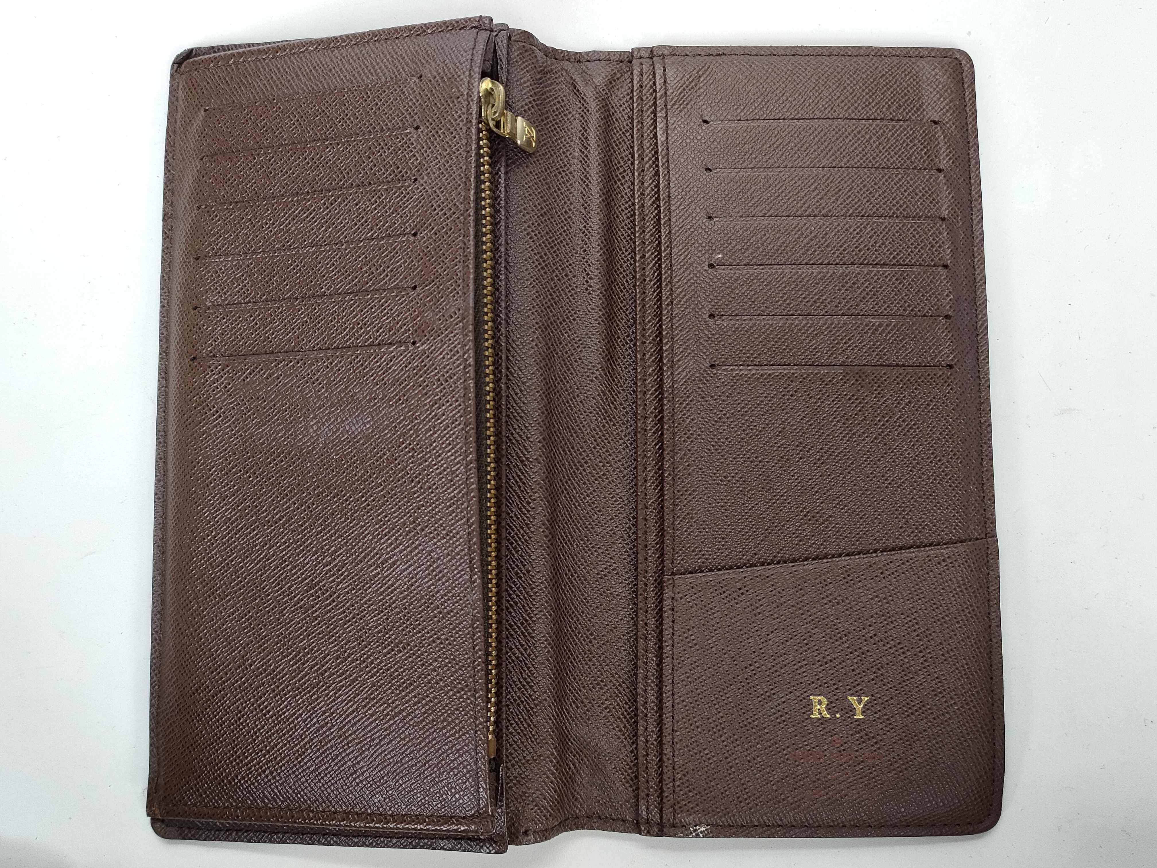 Damier Portefeuille Brazza N60017 Wallet. Corner wear, hardware wear, edge wear, interior stains, initials engraved. — view 11