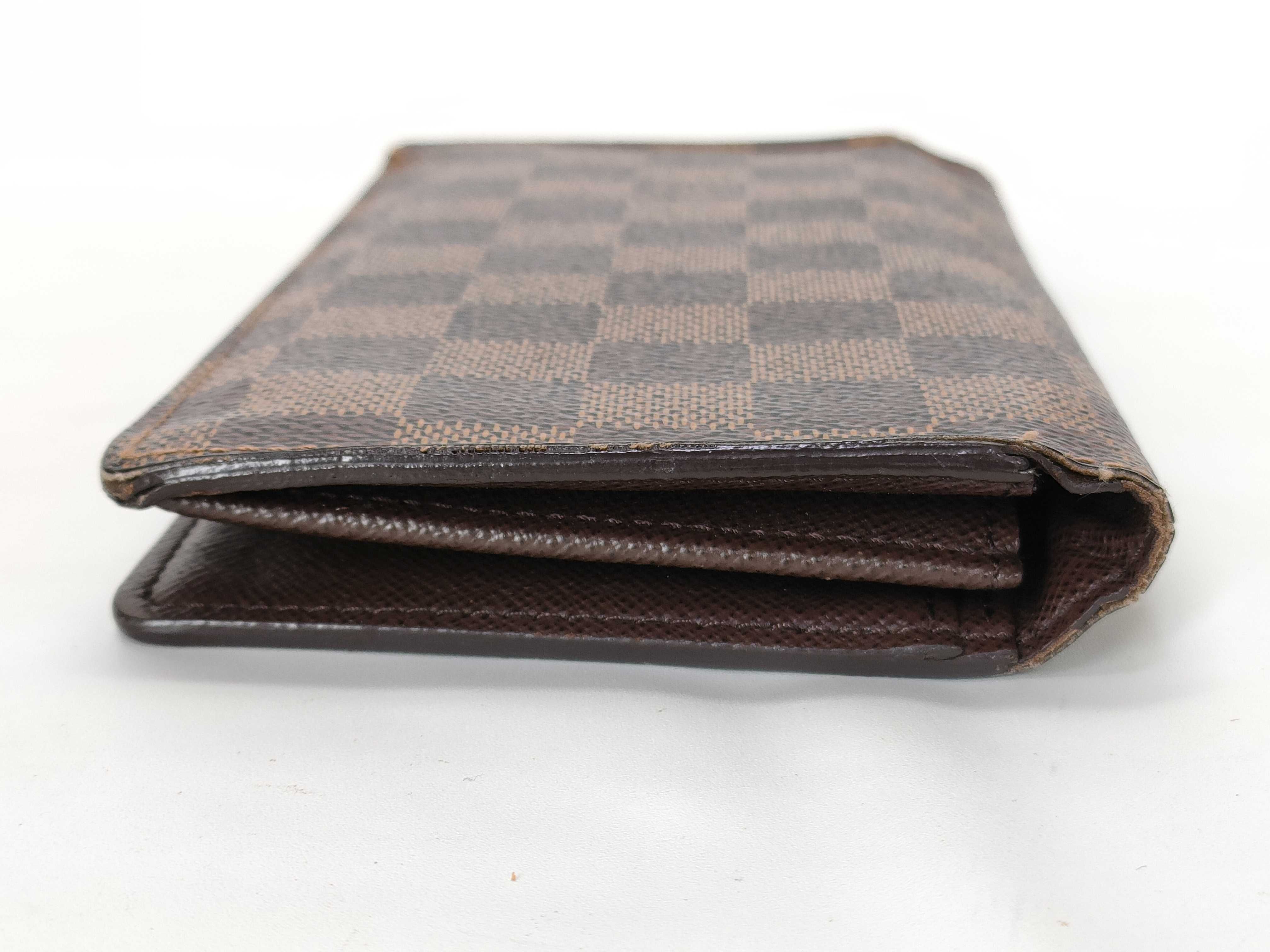 Damier Portefeuille Brazza N60017 Wallet. Corner wear, hardware wear, edge wear, interior stains, initials engraved. — view 6
