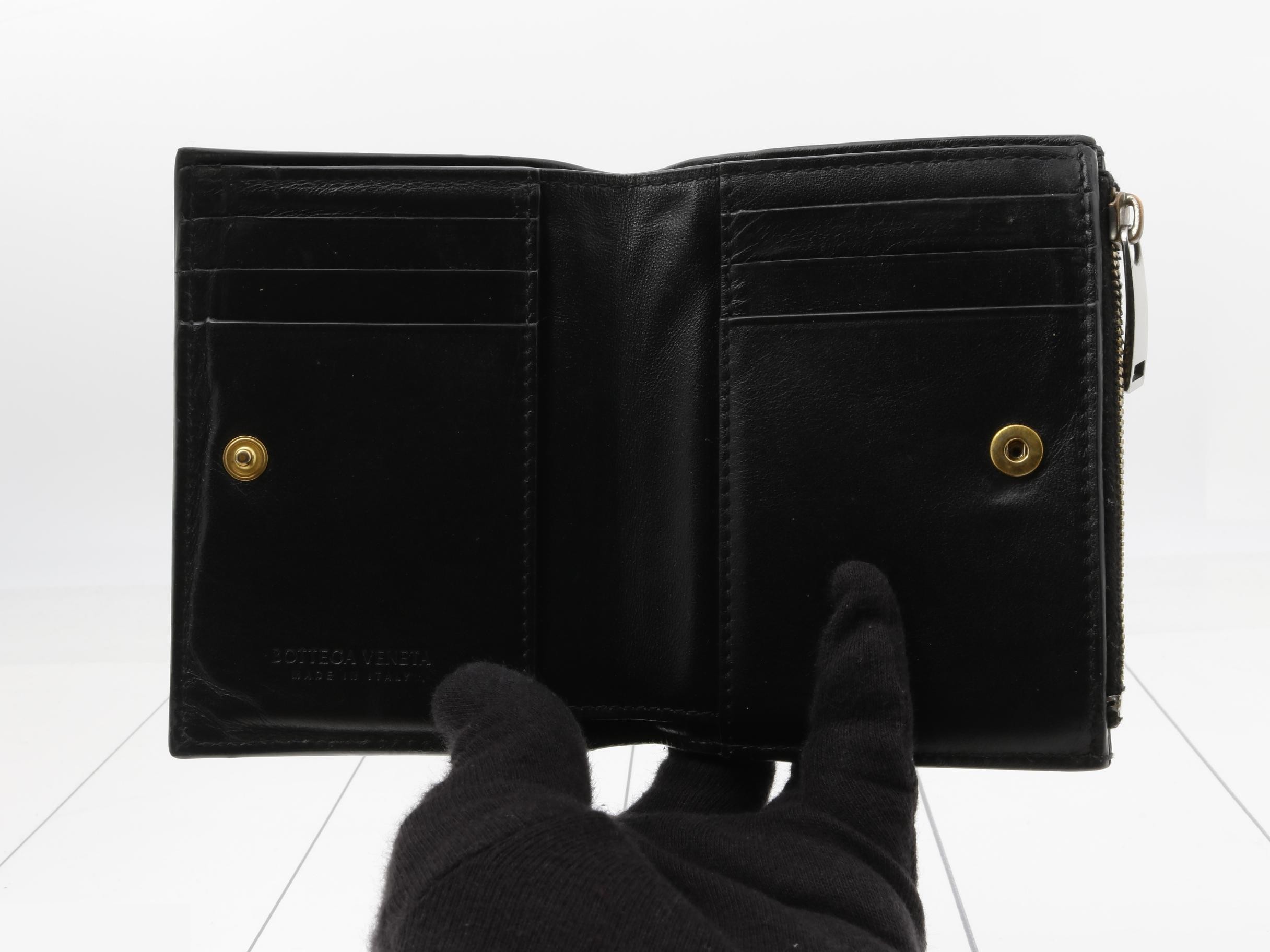 Maxi Intrecciato Cassette Leather Compact Wallet — view 4