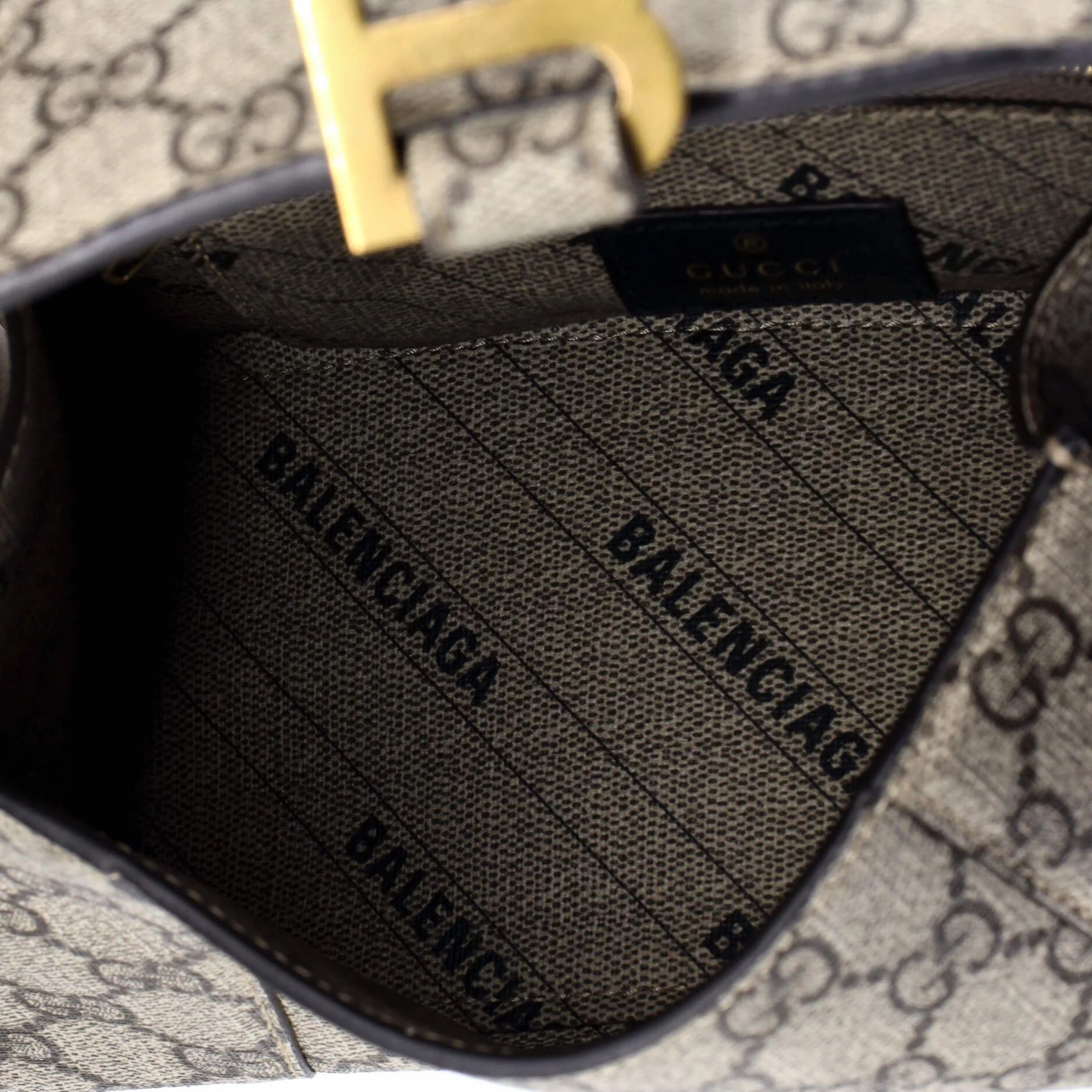 X Balenciaga The Hacker Project Hourglass Top Handle Bag Gg Coated Canvas Small — view 5