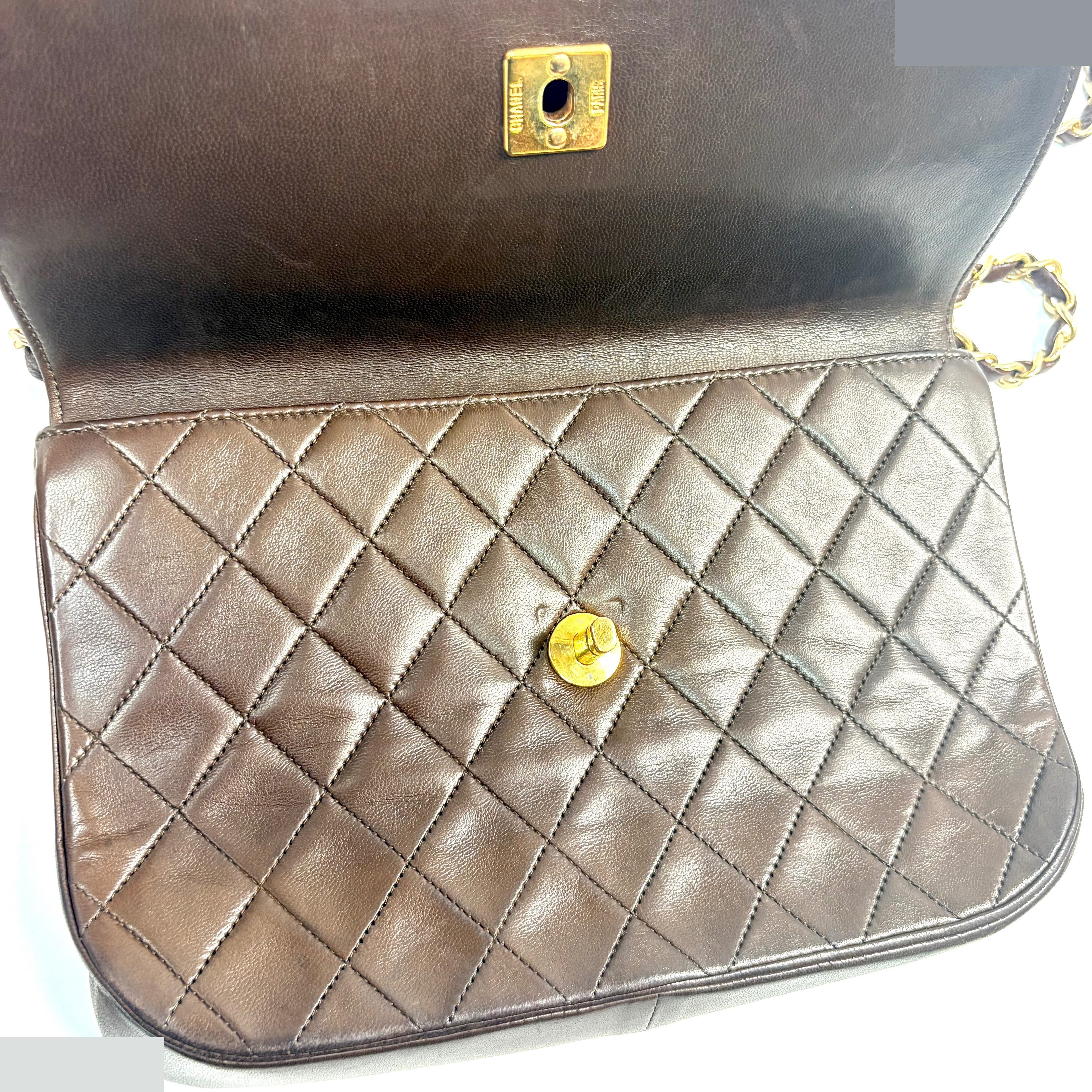Matelassé double flap brown (bag) - shoulder bag — view 7