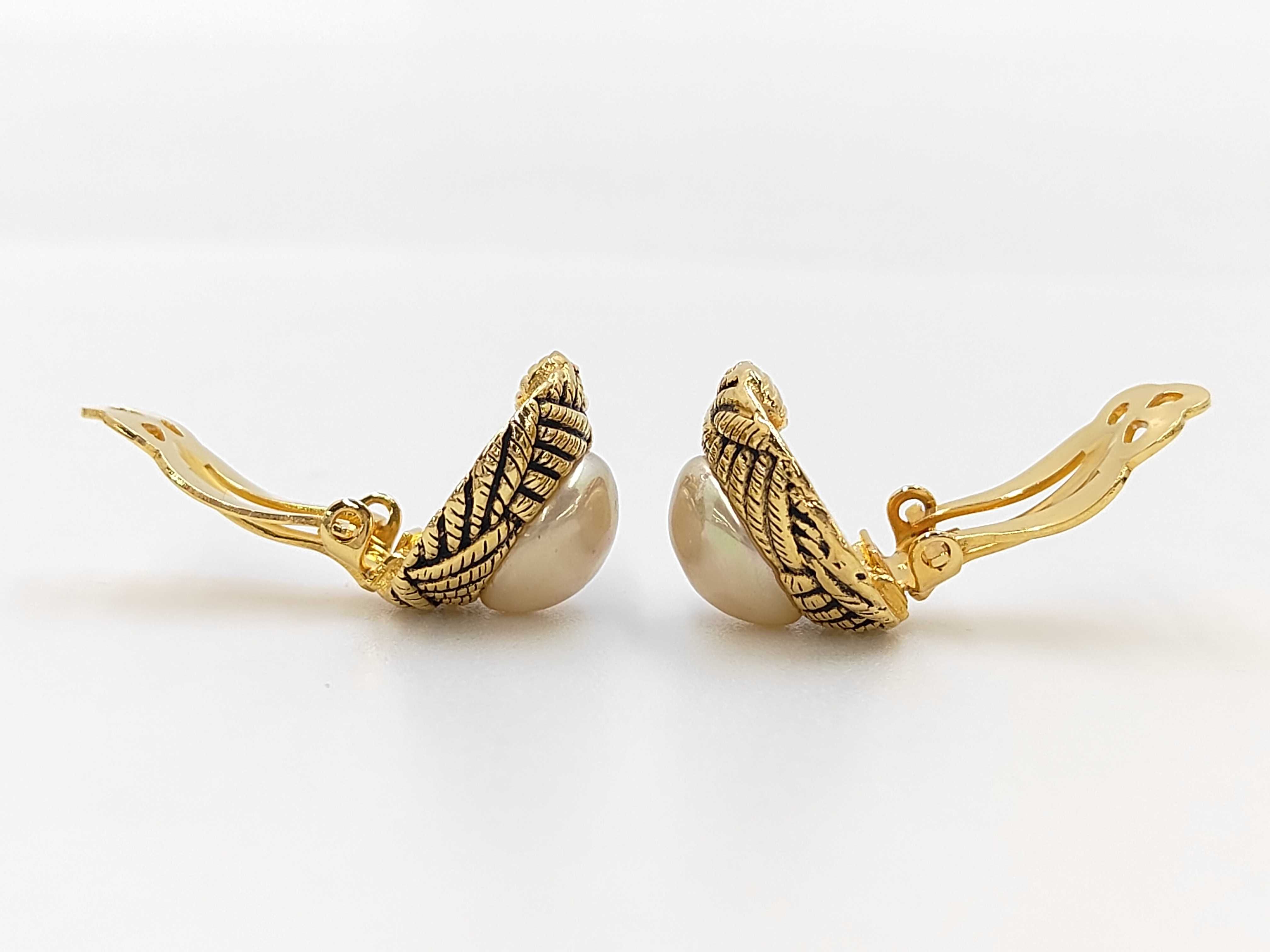 Earrings — view 3