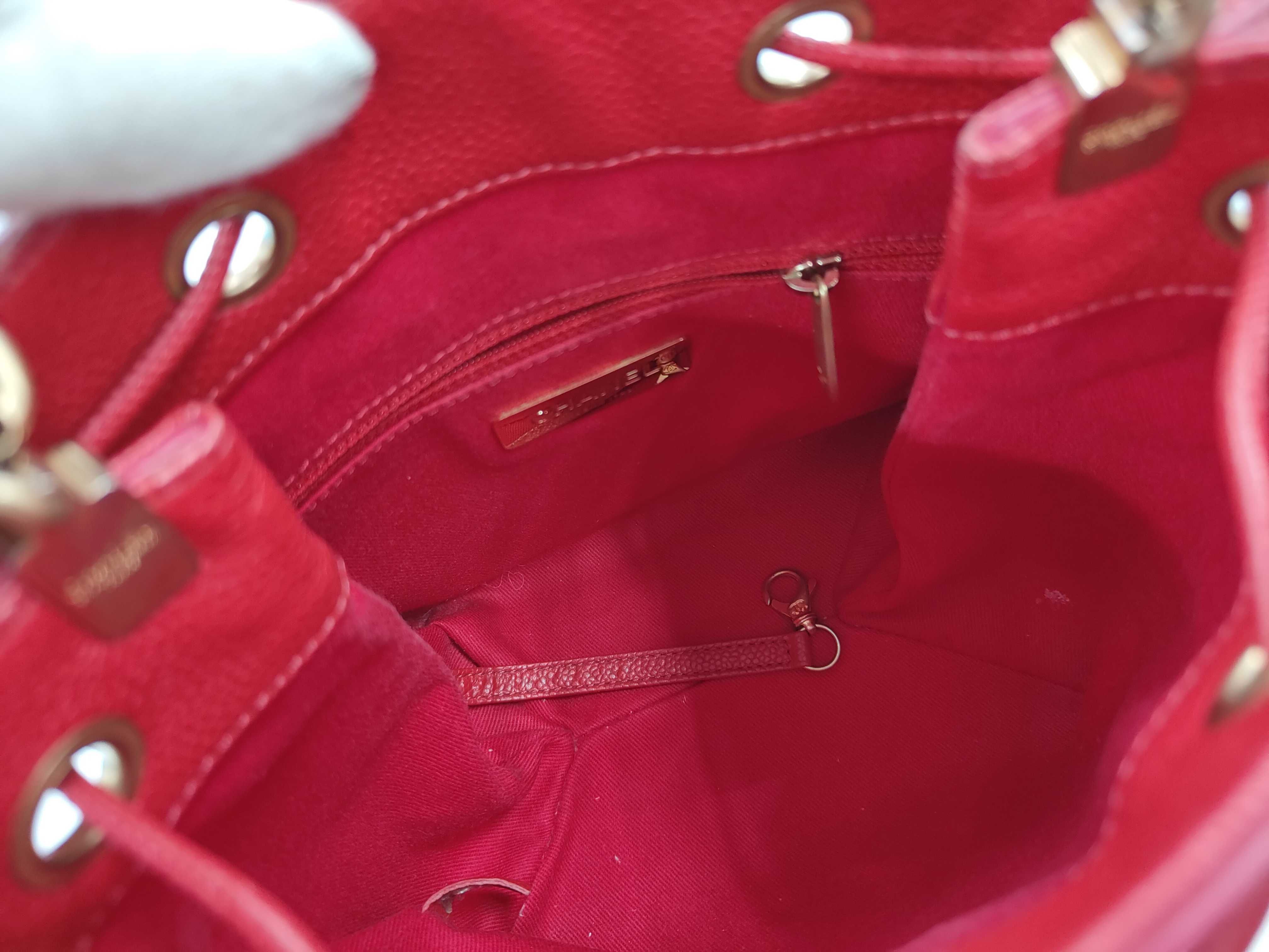 Matelassé Bucket Shoulder Bag, Series 27, Caviar Red (GD) — view 9