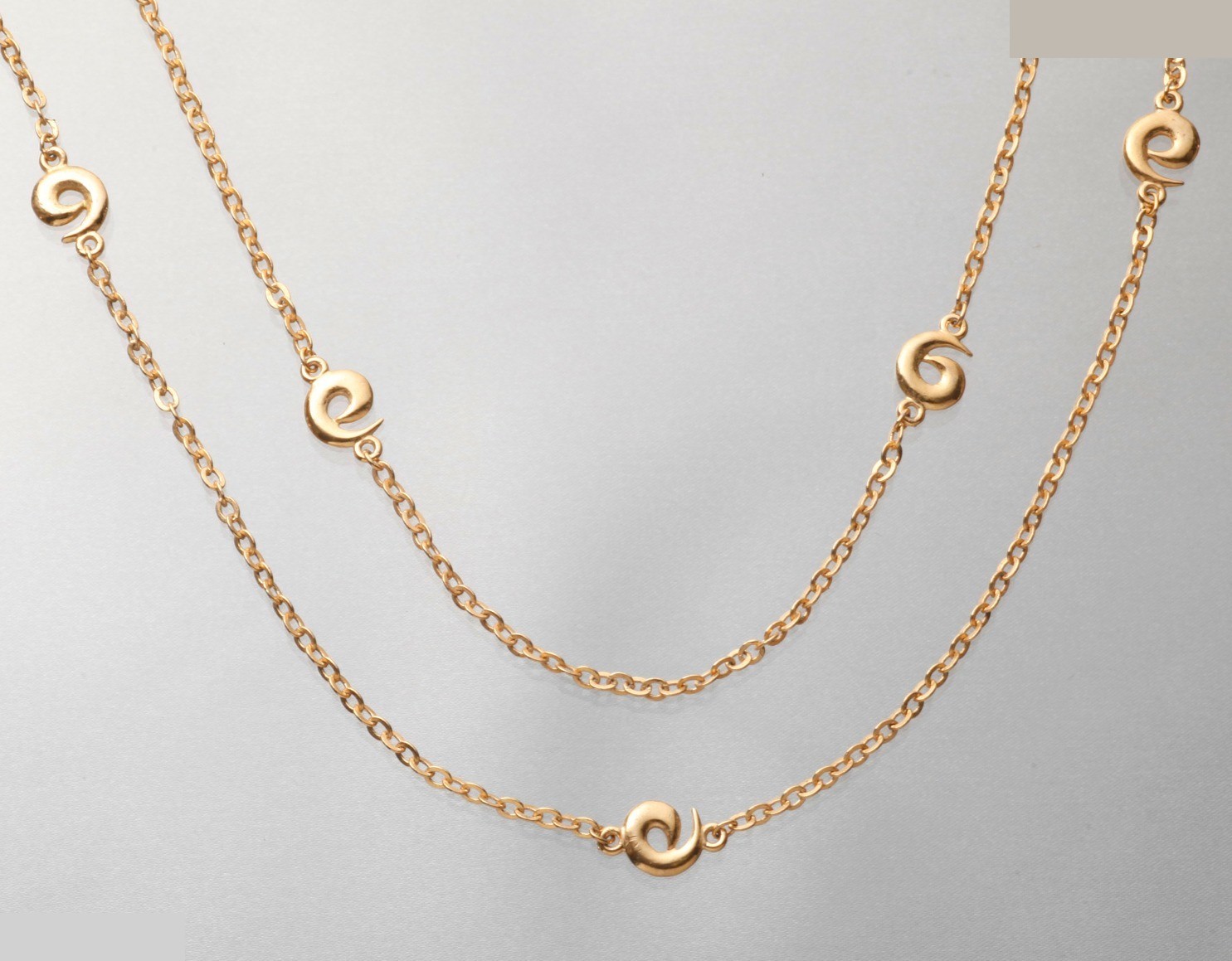 Long necklace pendant, chain approximately 110cm long. — view 2