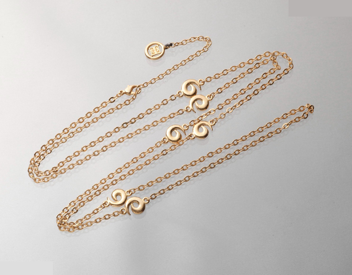 Long necklace pendant, chain approximately 110cm long. — view 3