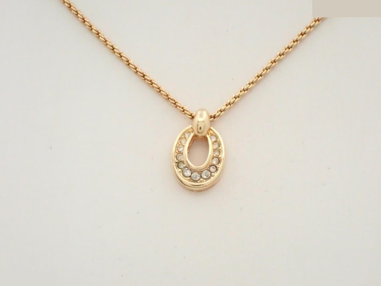 Other line: Precious metals, necklaces, pendants, neck circumference approximately 47cm.