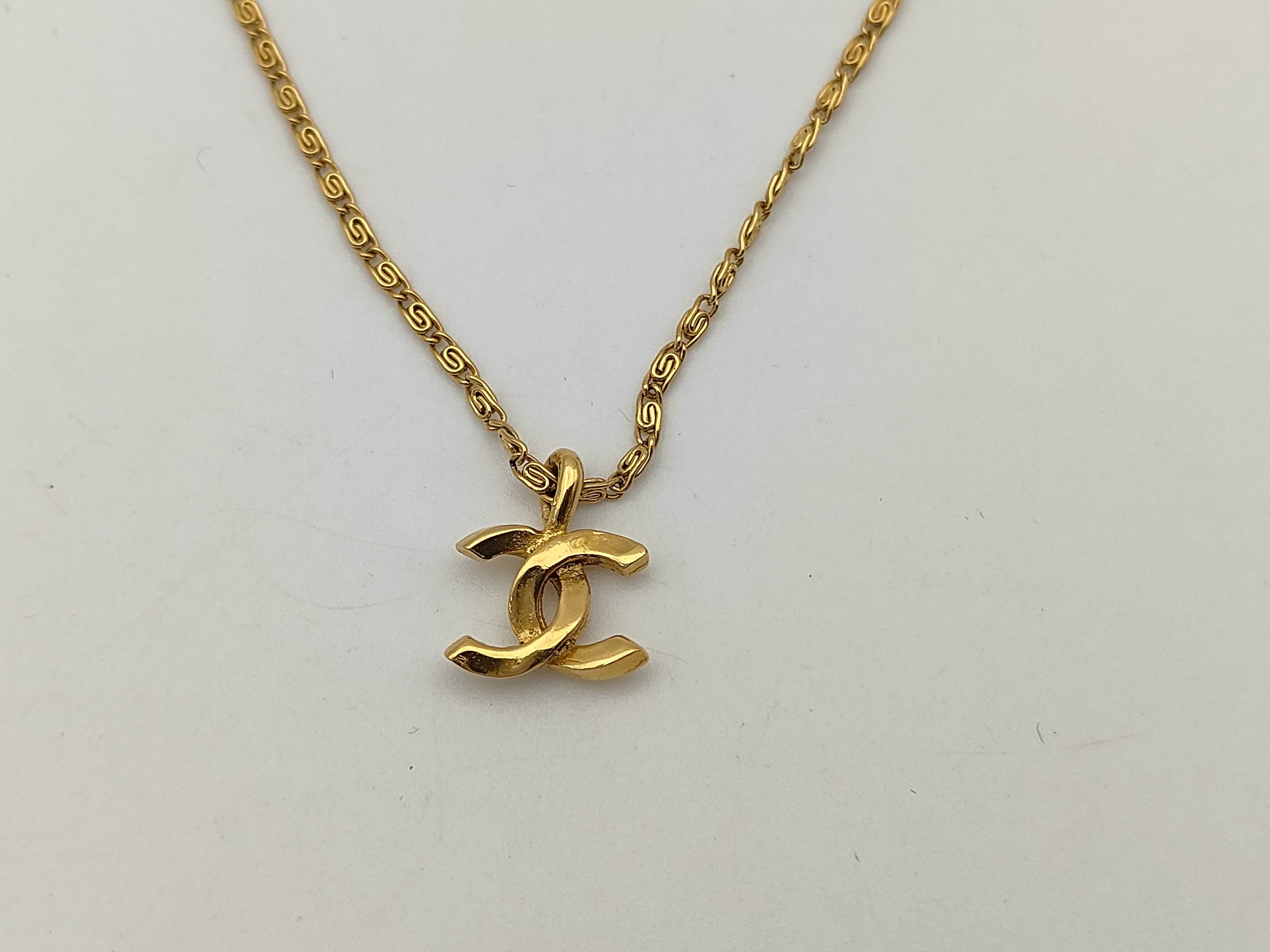 necklace — view 2
