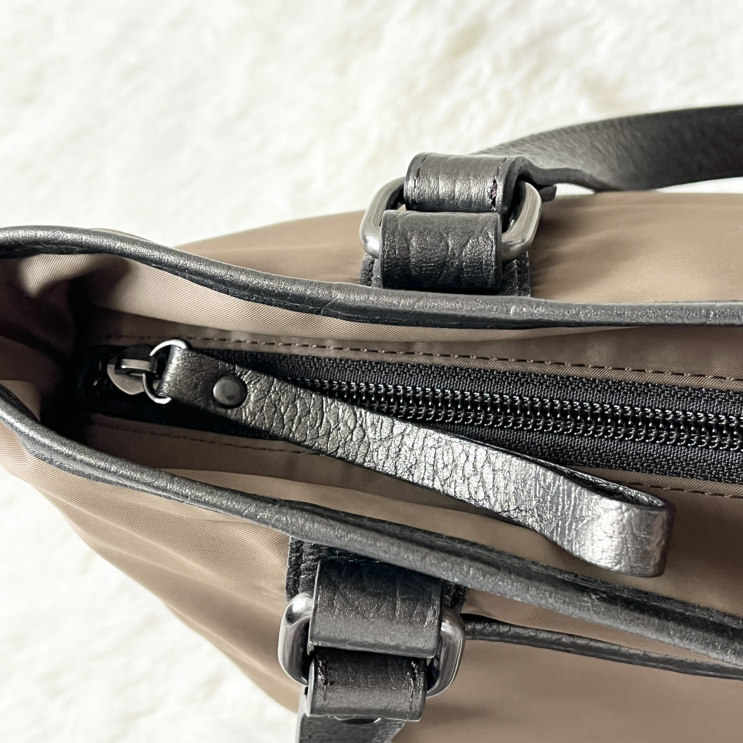 boat-shaped handbag — view 12