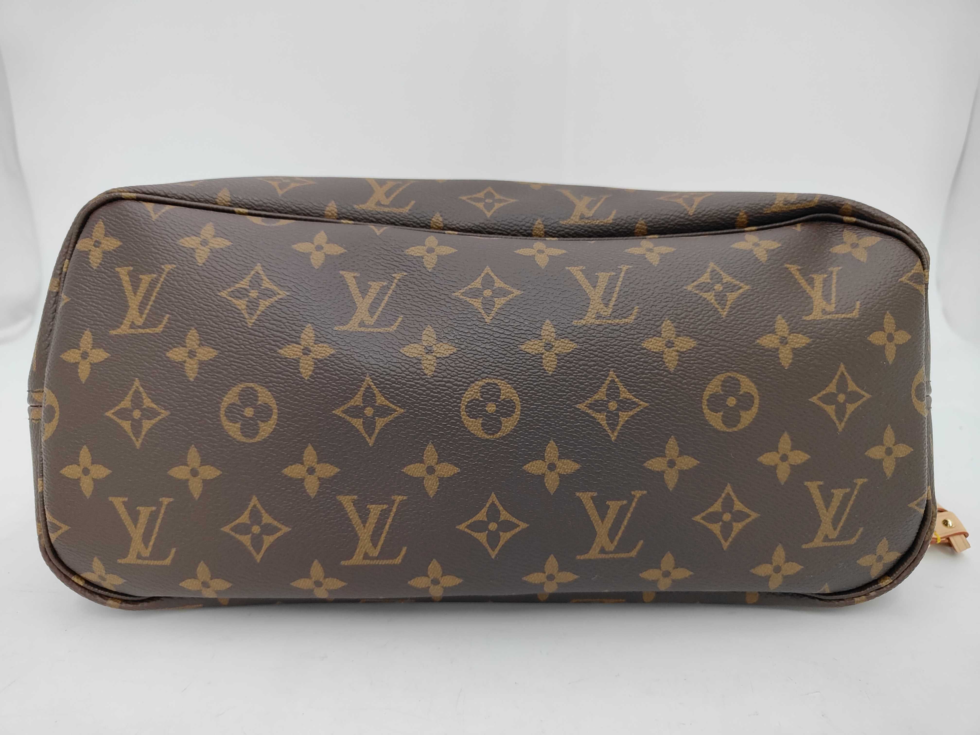 Monogram Neverfull MM M46987 Tote Bag — view 6