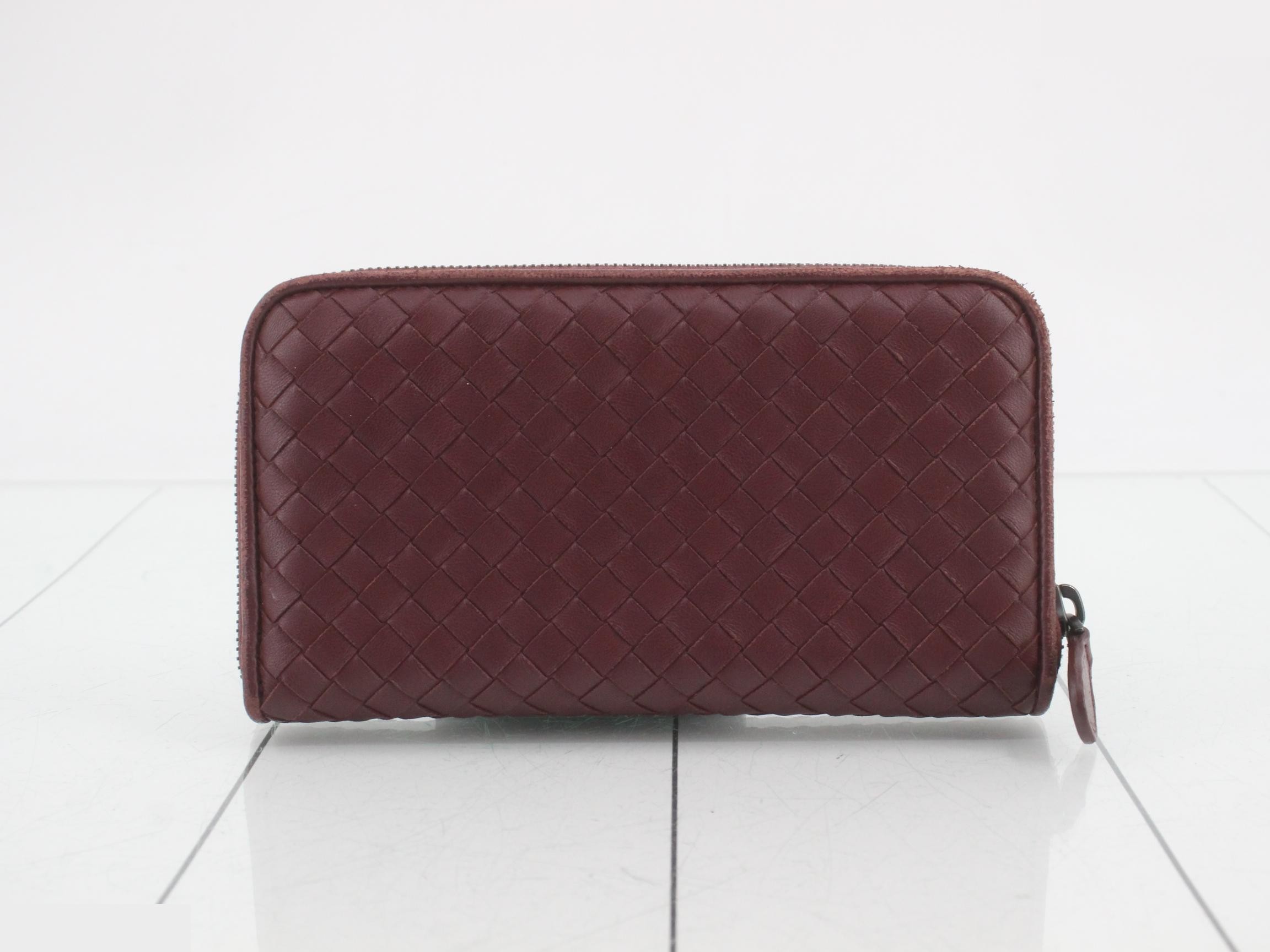 Intrecciato Leather/Crocodile Heart Round Zipper Long Wallet — view 2