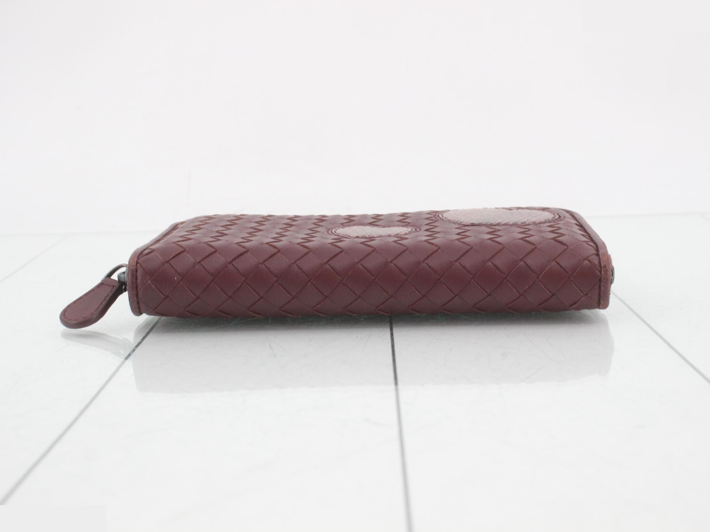 Intrecciato Leather/Crocodile Heart Round Zipper Long Wallet — view 3