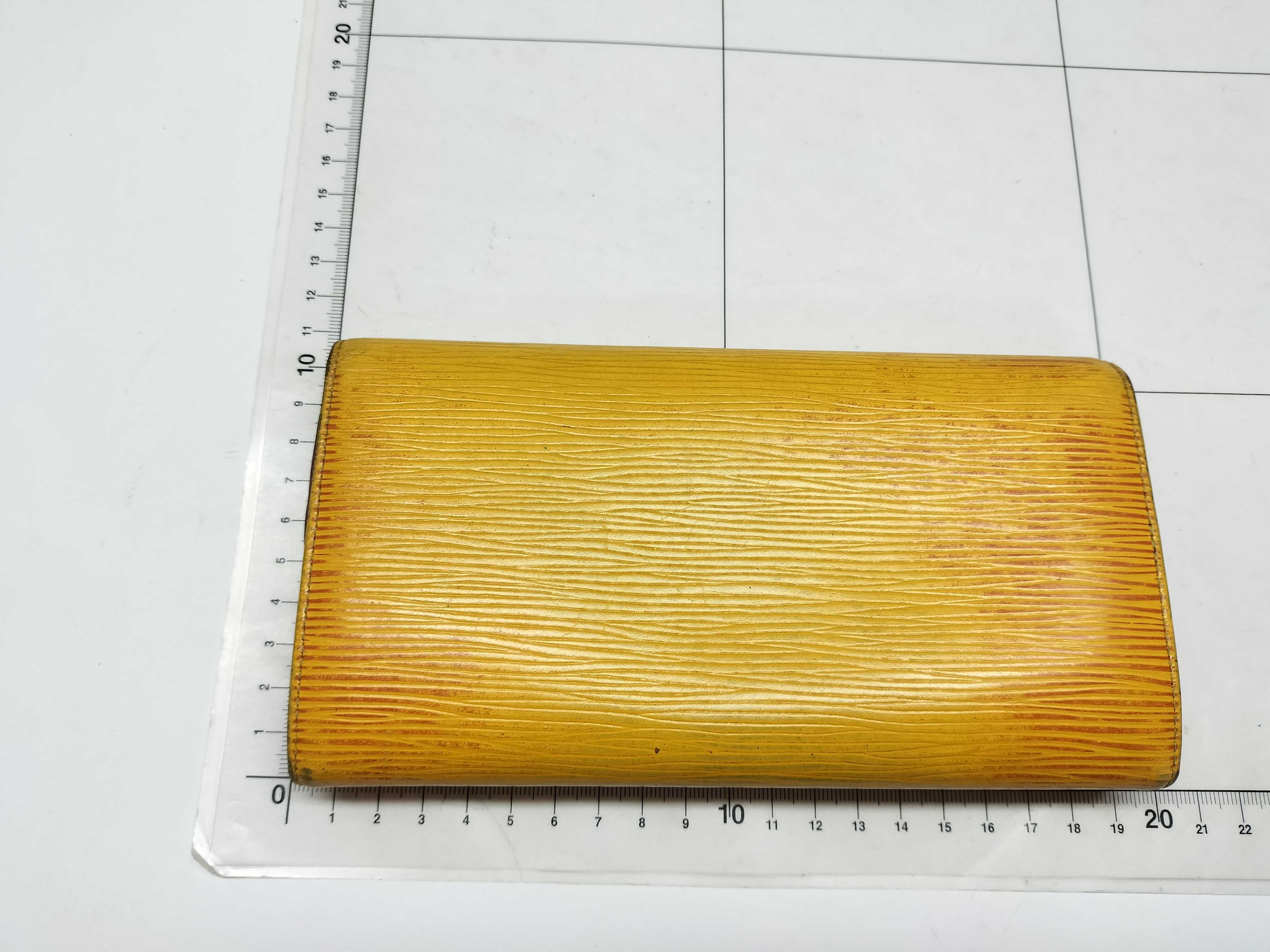 Epi Portefeuille Sarah Yellow Wallet — view 2