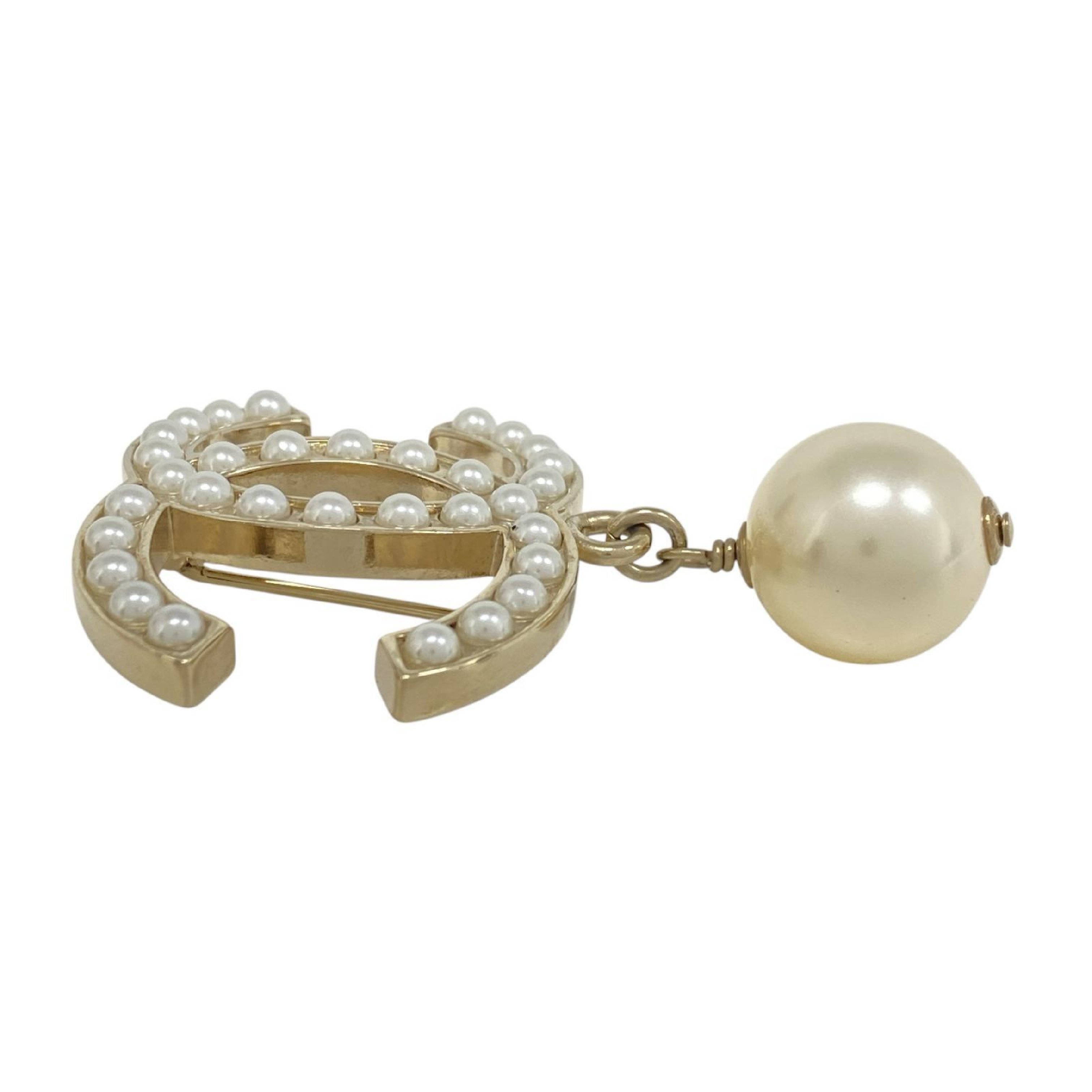 【*Shipped from: Hong Kong*】CHANEL ( ) Gold-colored Metal/Faux Pearl Coco Mark A13V Brooch — view 4