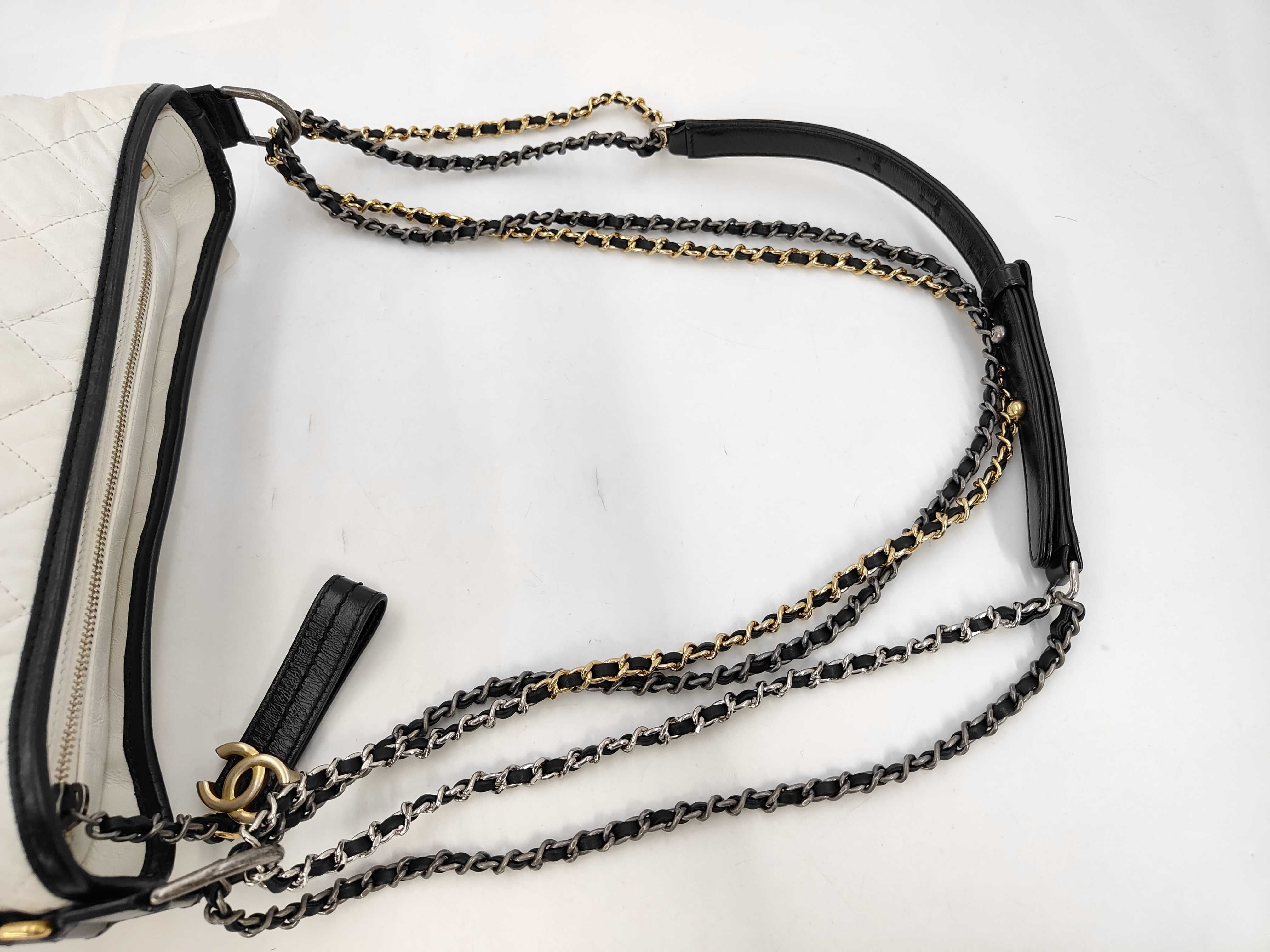 Gabriel de Chanel calfskin shoulder bag — view 5