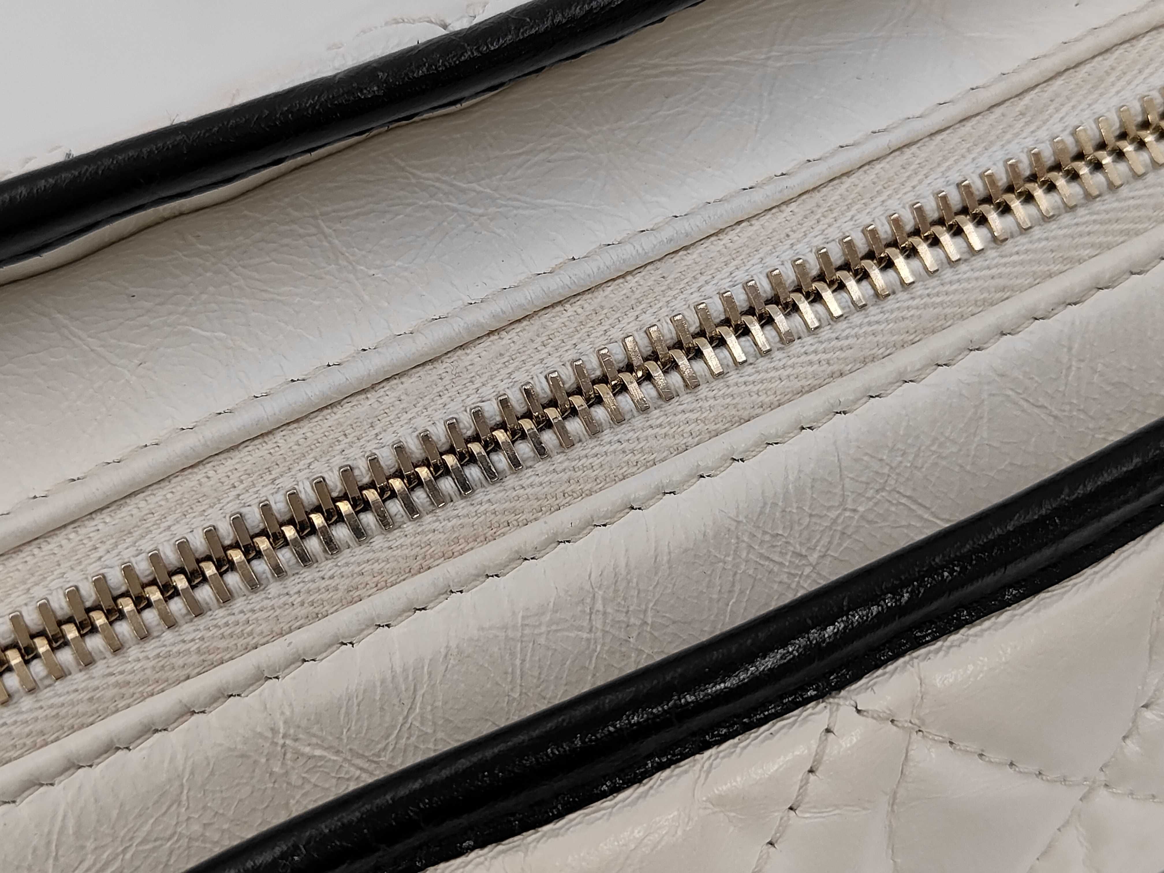 Gabriel de Chanel calfskin shoulder bag — view 8
