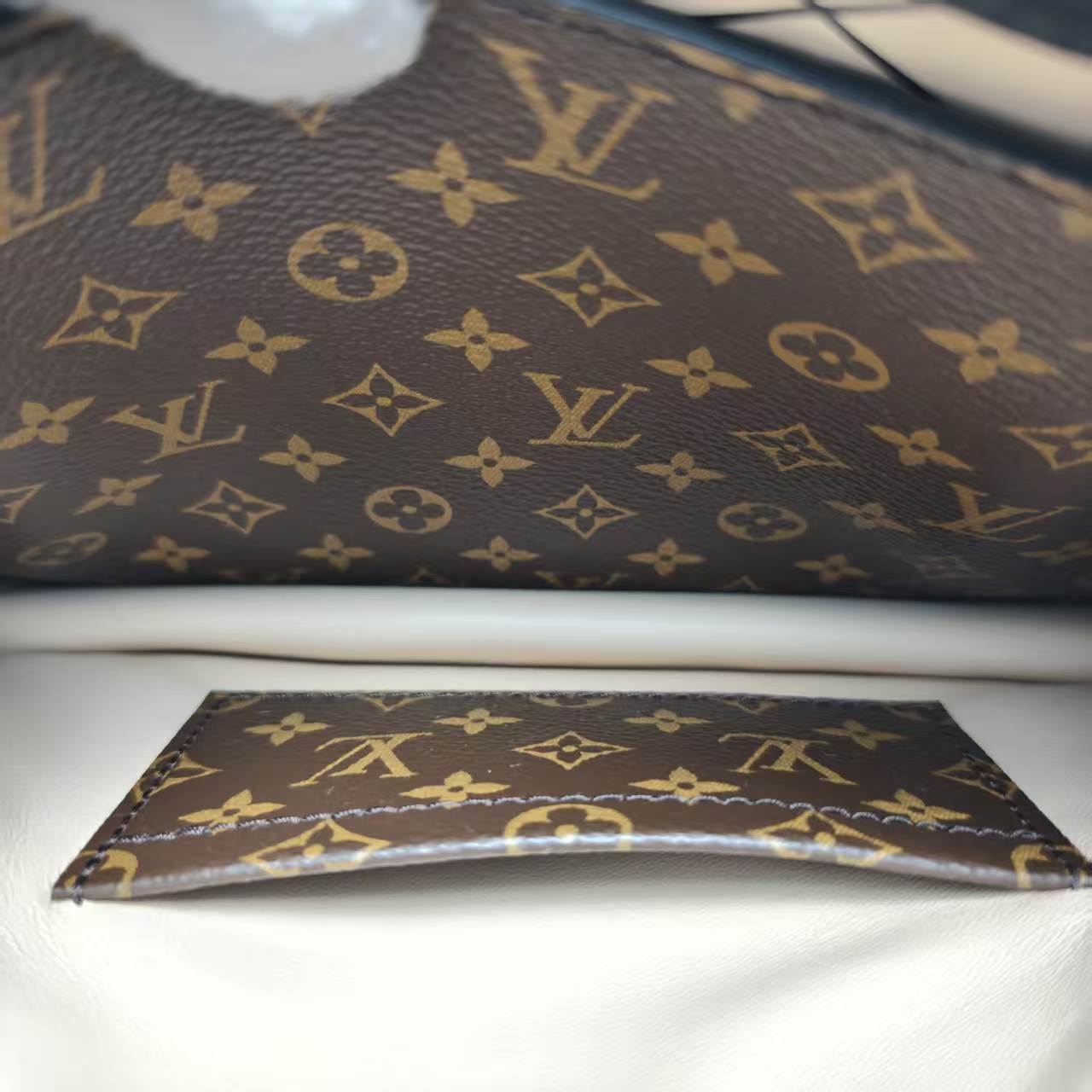 【*Shipped from: China*】LOUIS VUITTON PU Shoulder Bag — view 8