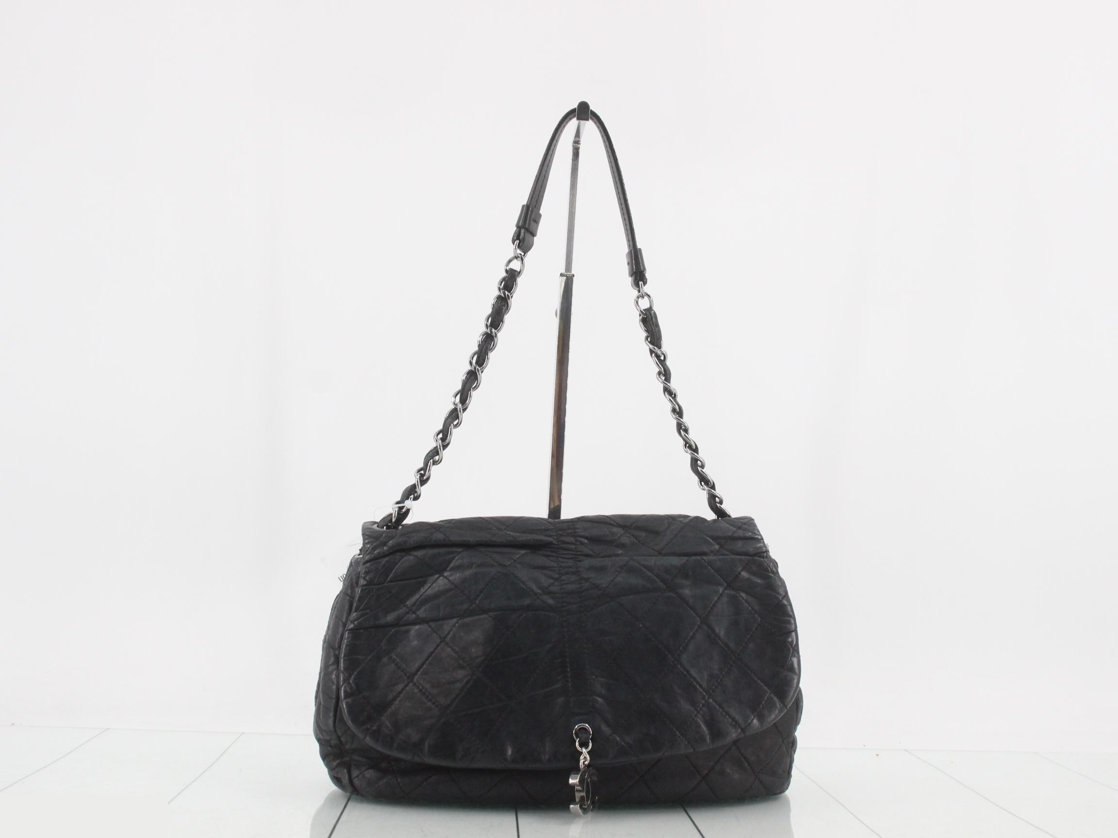 Lambskin quilted chain shoulder bag, black, with seal, item number 11.