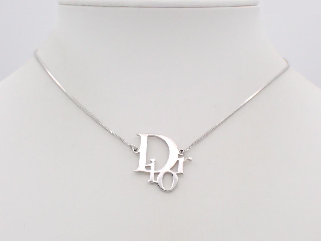 Silver necklace, chain approximately 39cm — view 3