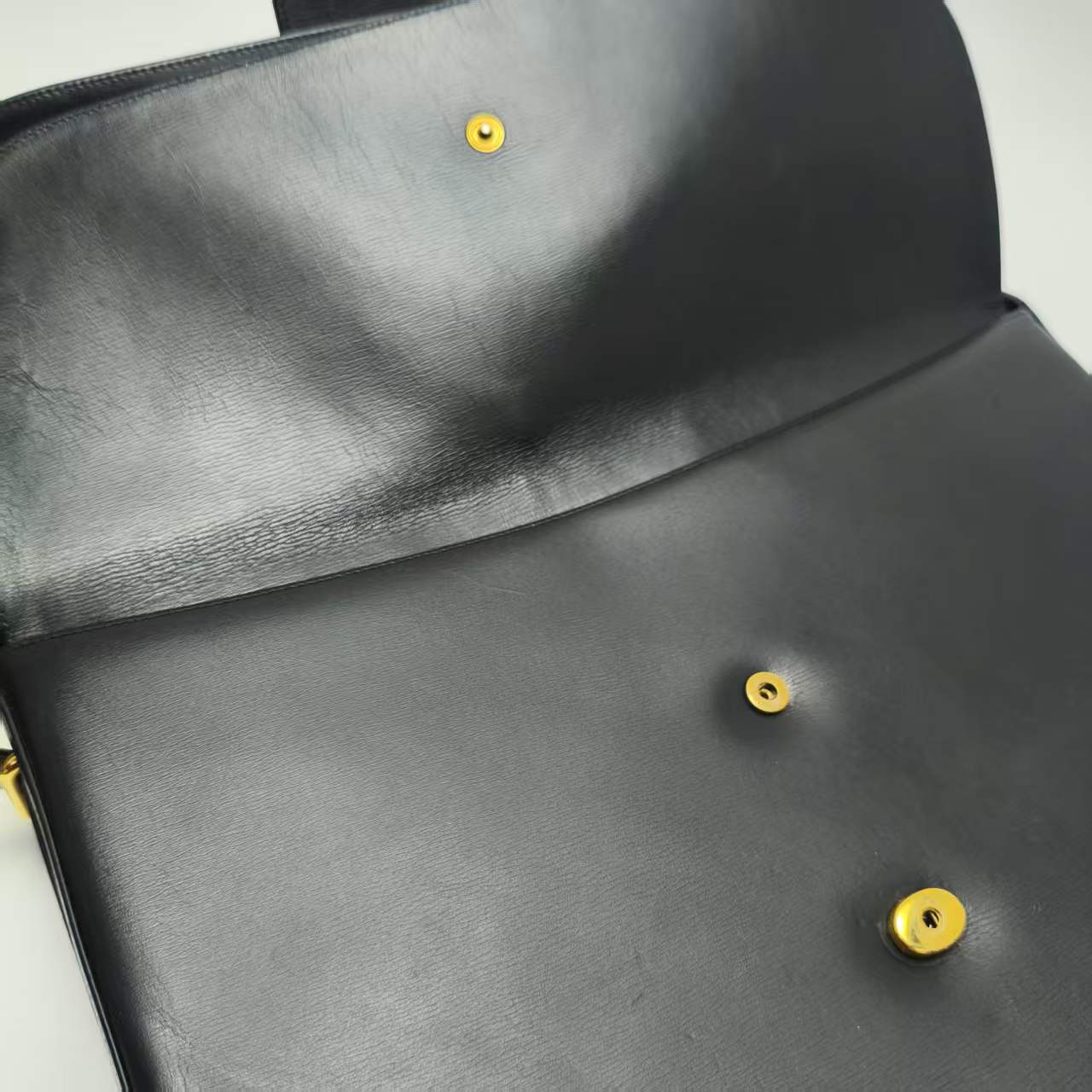 【*Shipped from: China*】Cartier Leather Shoulder Bag — view 10