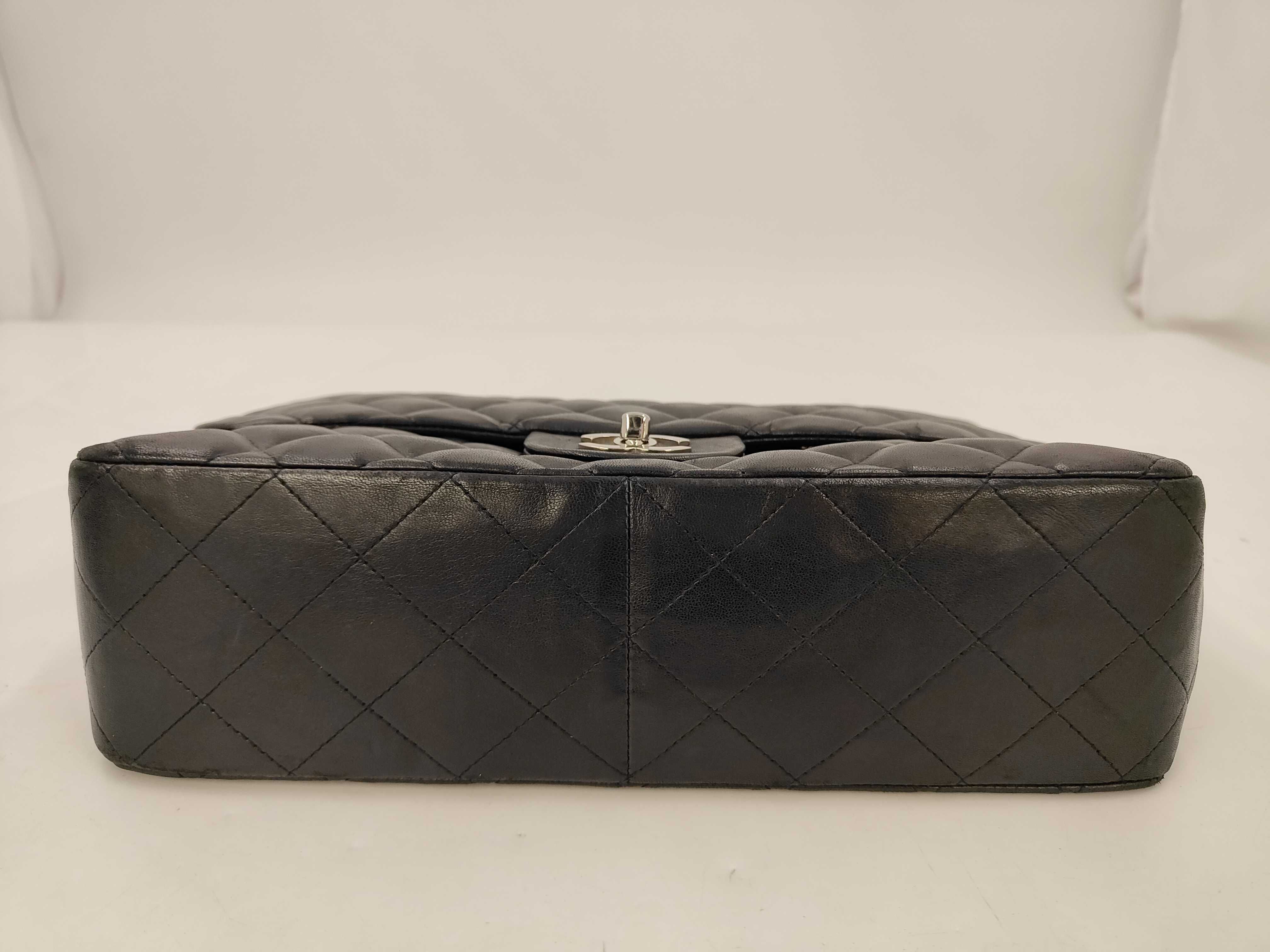 Matelassé Jumbo Chain Shoulder Bag, Black, Series 11 (Shoulder Bag) — view 3