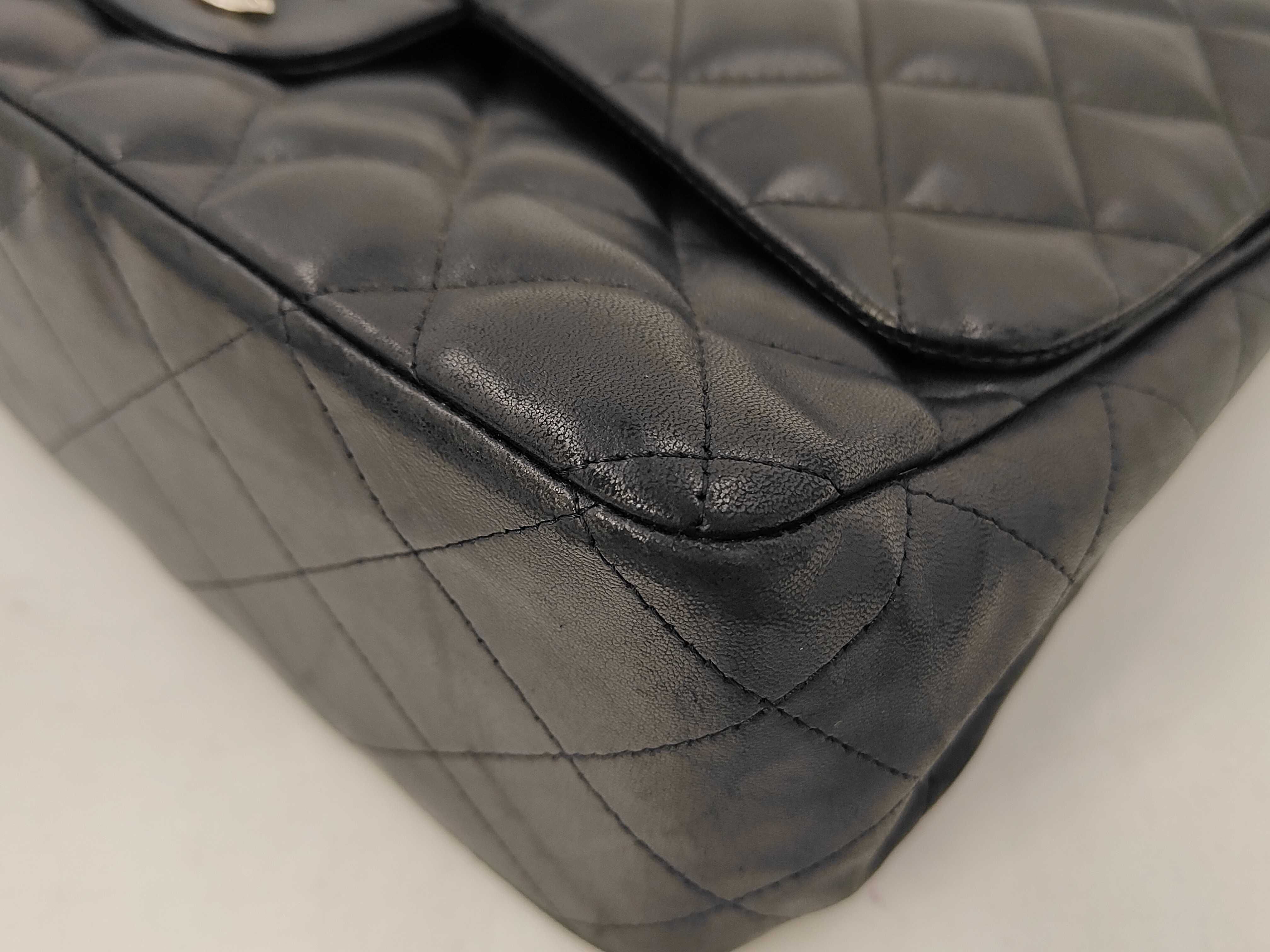 Matelassé Jumbo Chain Shoulder Bag, Black, Series 11 (Shoulder Bag) — view 4