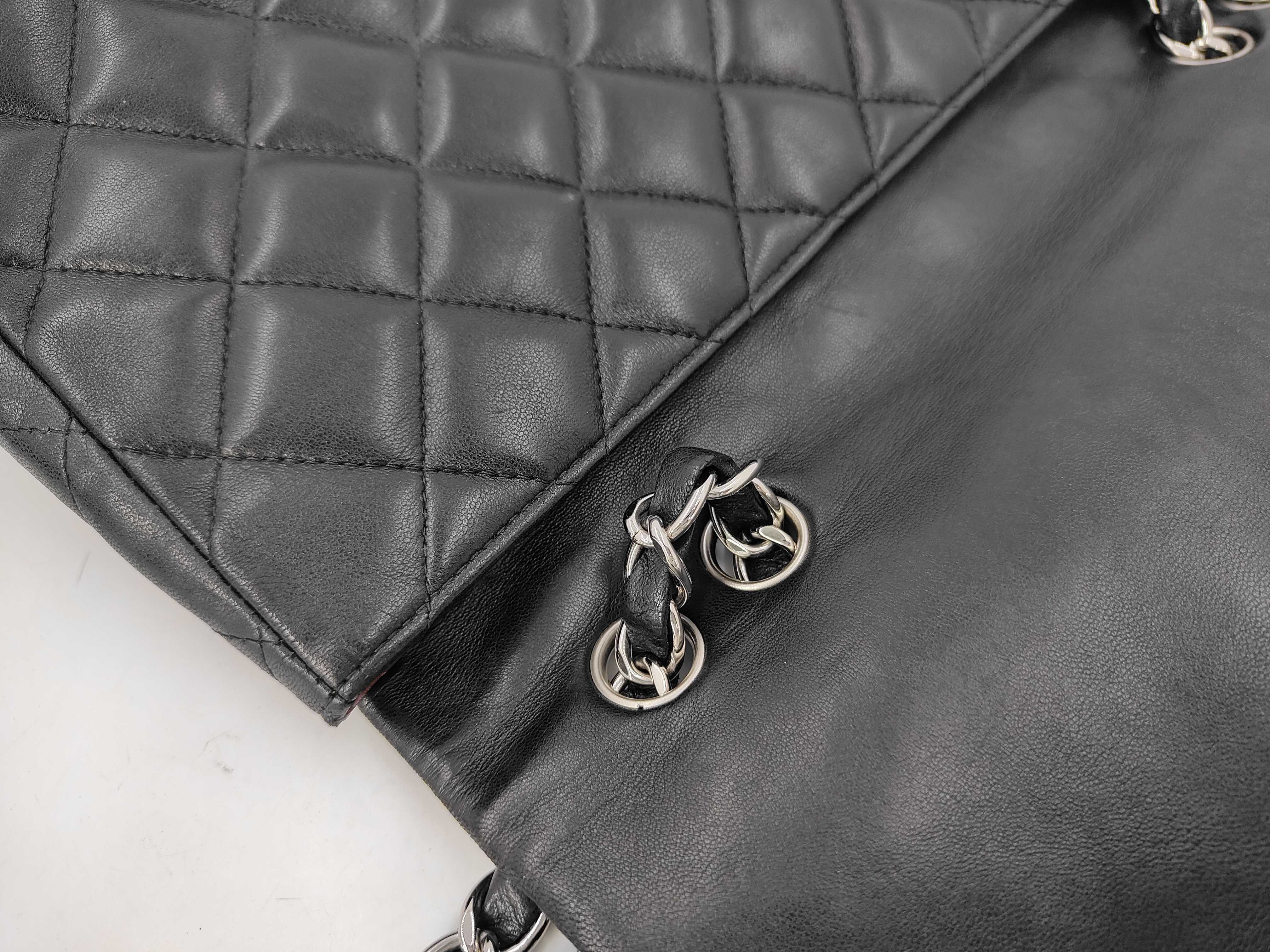 Matelassé Jumbo Chain Shoulder Bag, Black, Series 11 (Shoulder Bag) — view 7