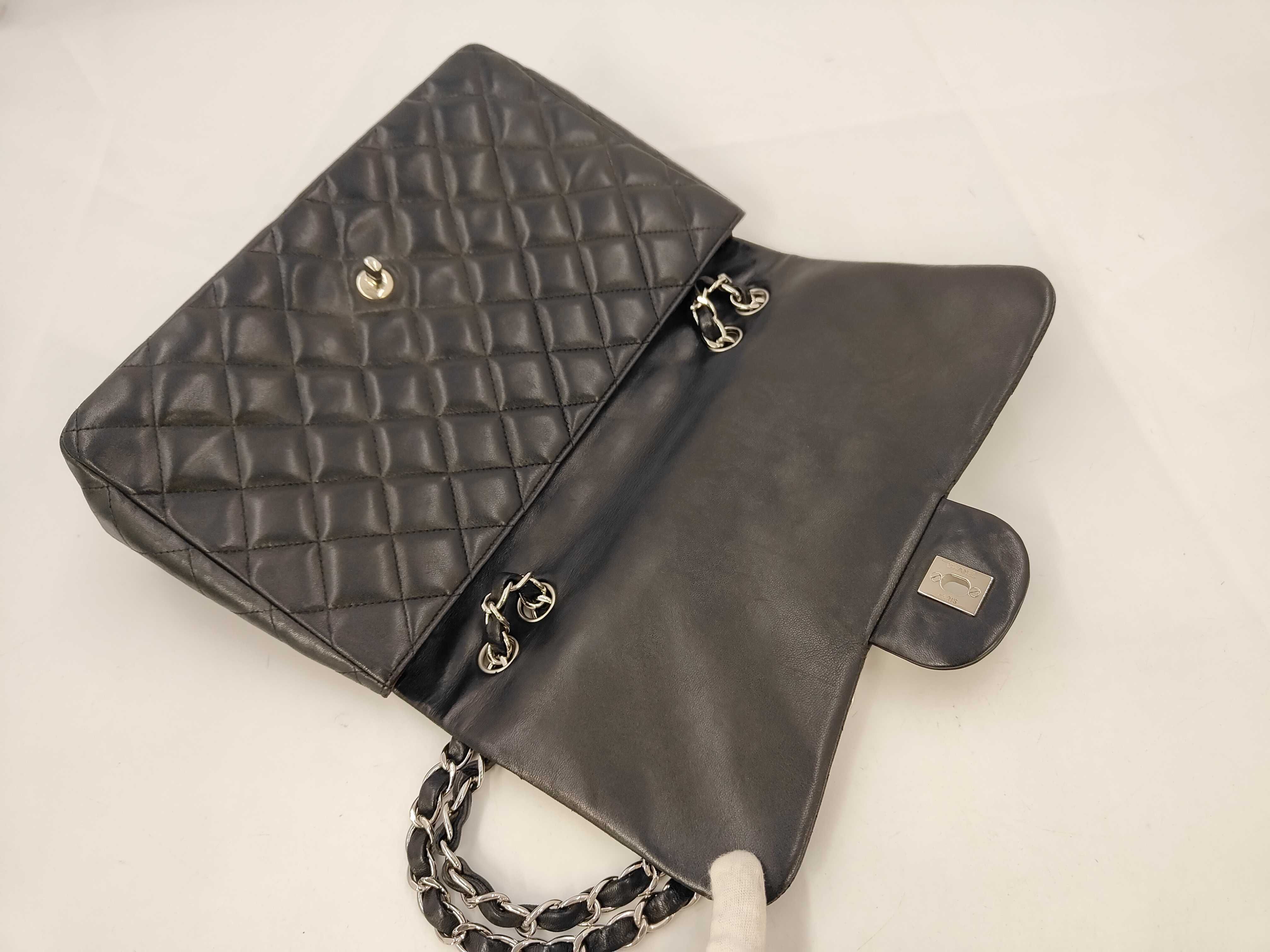 Matelassé Jumbo Chain Shoulder Bag, Black, Series 11 (Shoulder Bag) — view 8