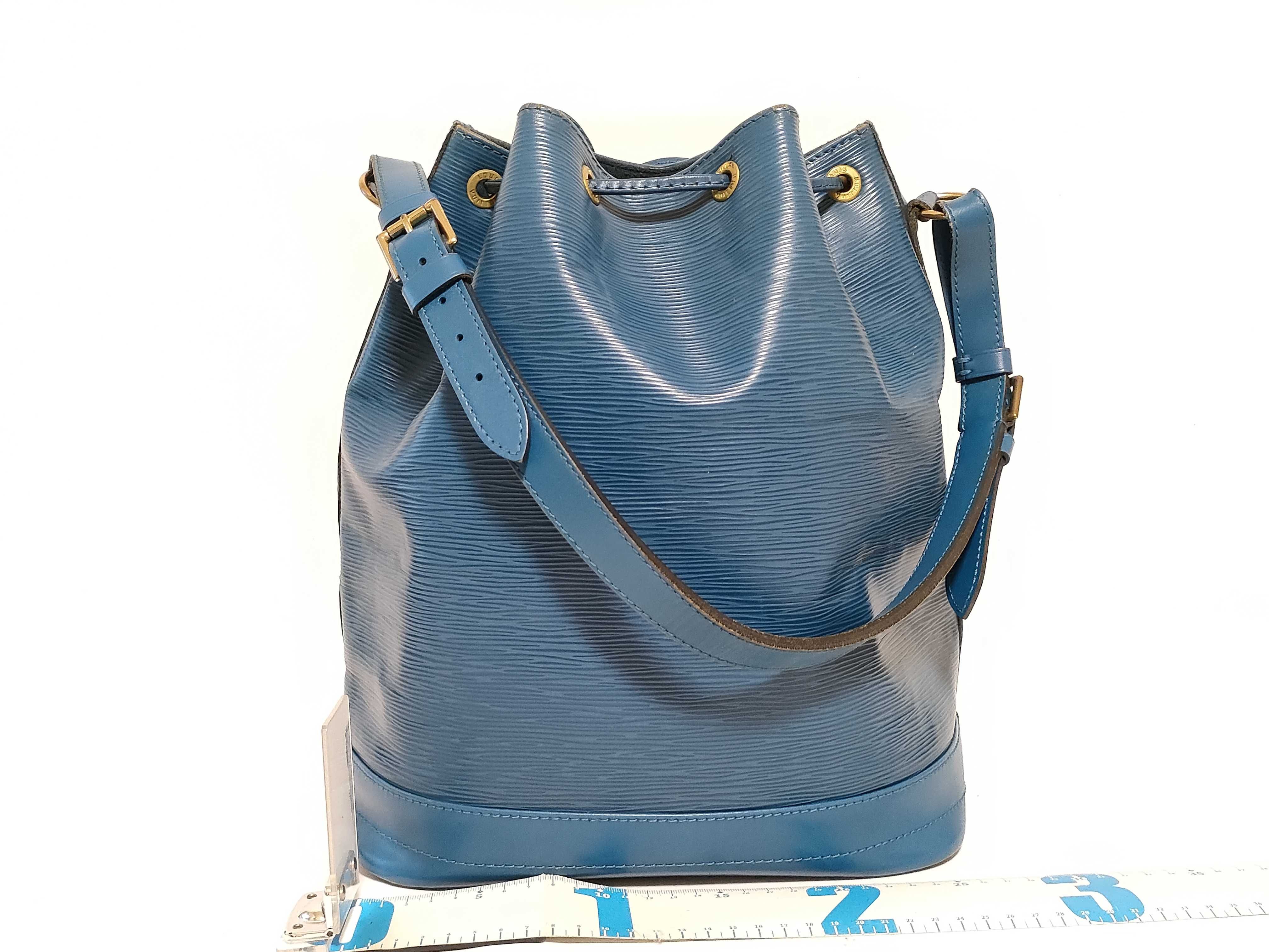 Epi Noe Blue Shoulder Bag — view 2