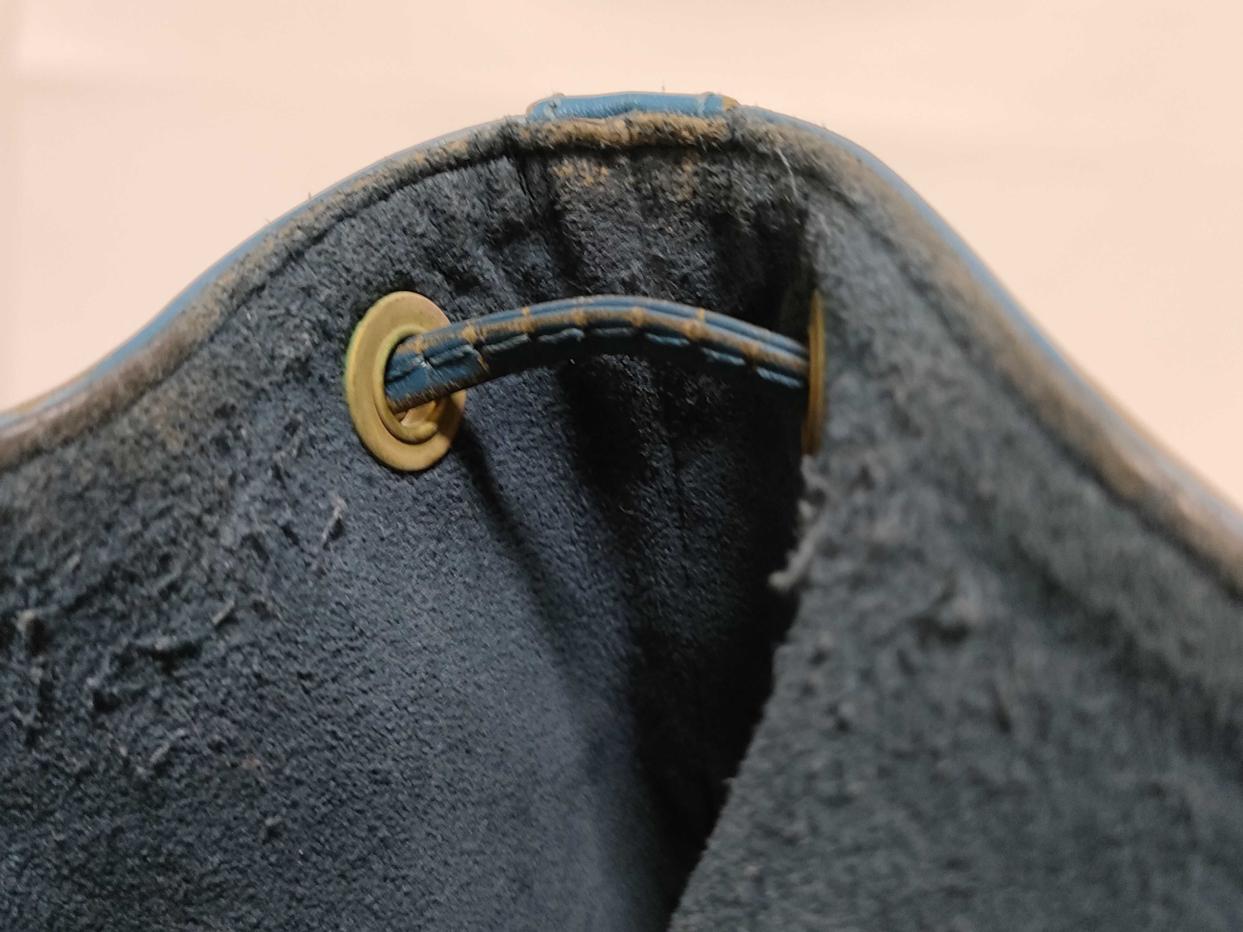 Epi Noe Blue Shoulder Bag — view 5