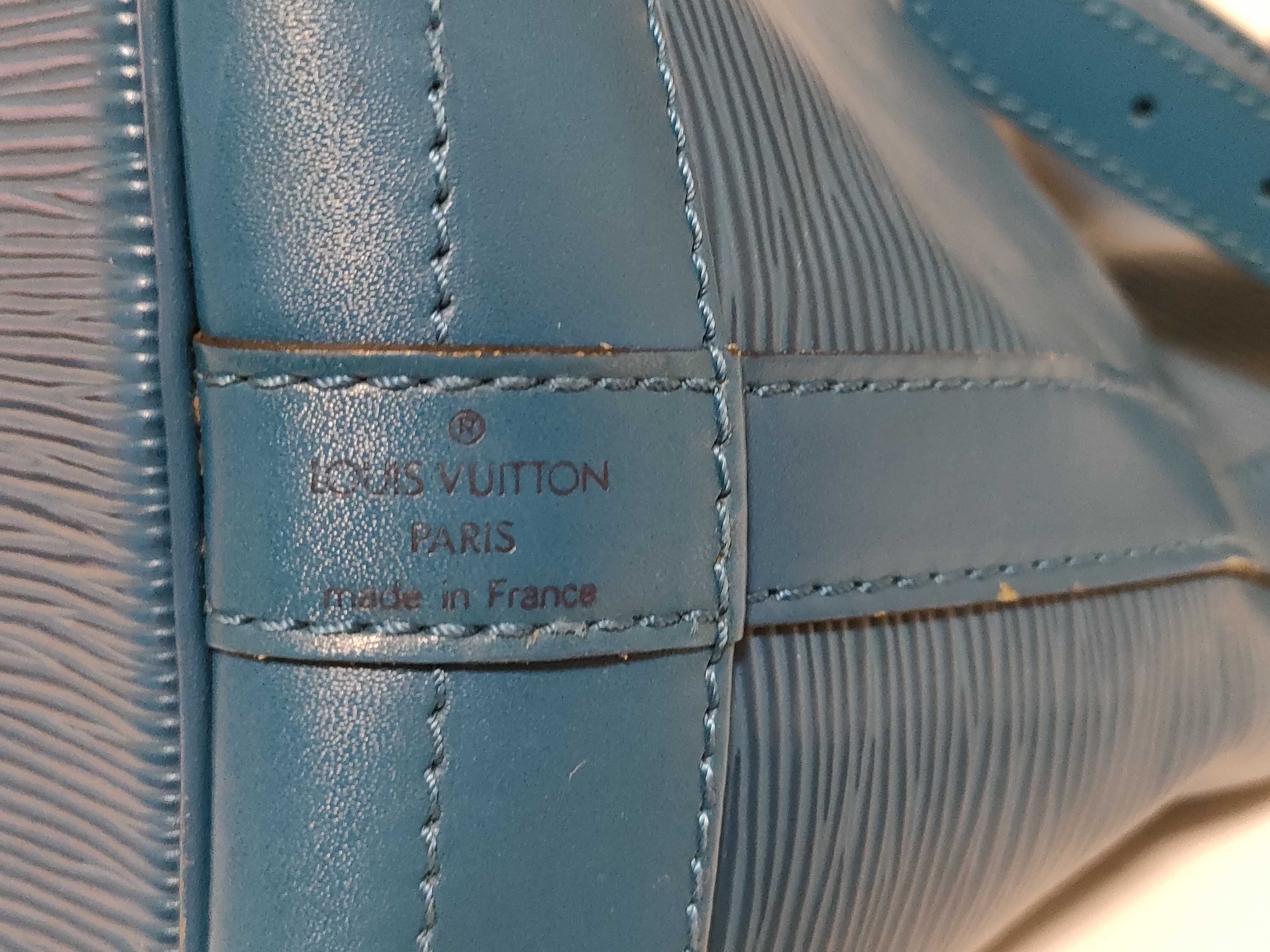 Epi Noe Blue Shoulder Bag — view 7