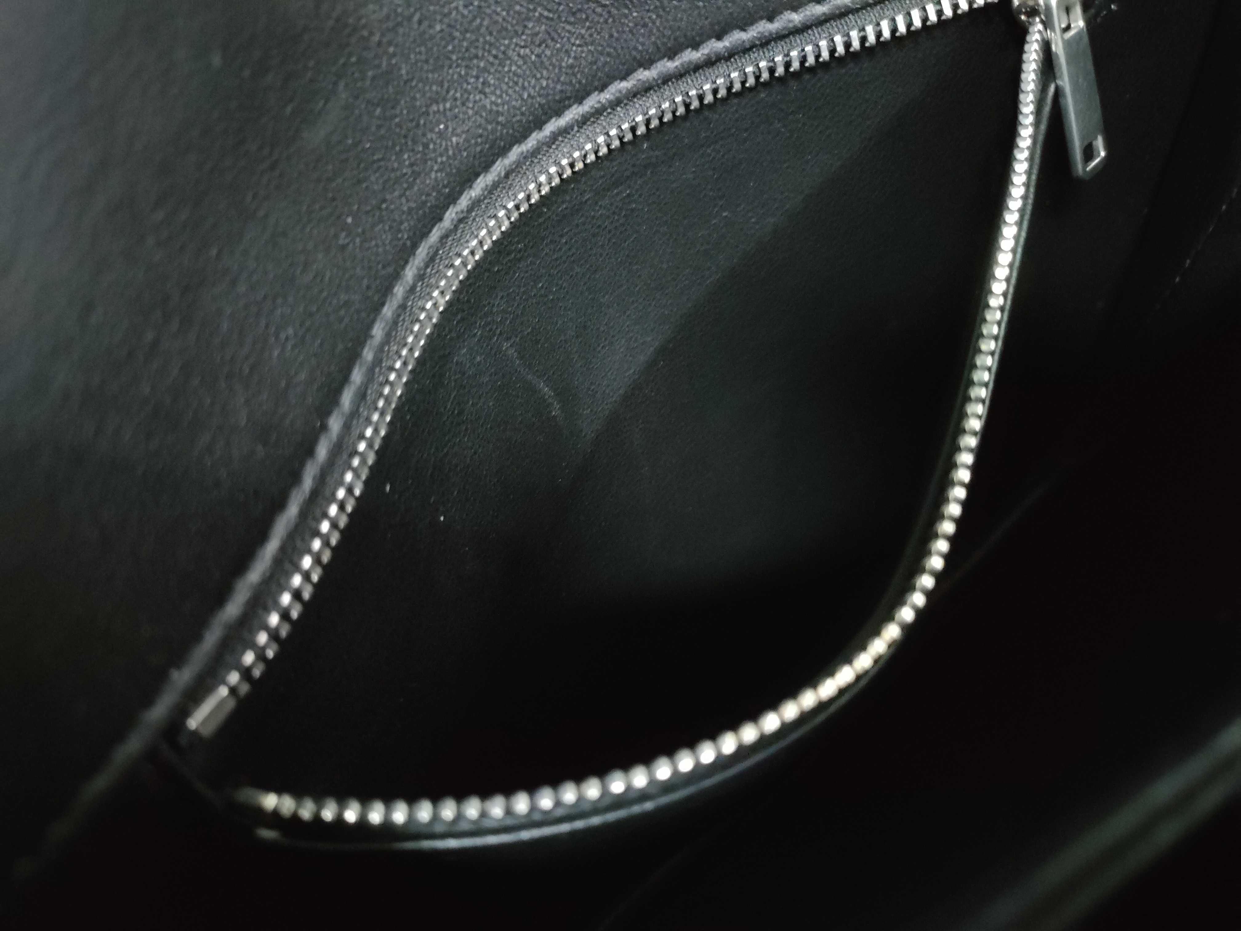 Medium Besace Triomphe Shoulder Bag — view 11