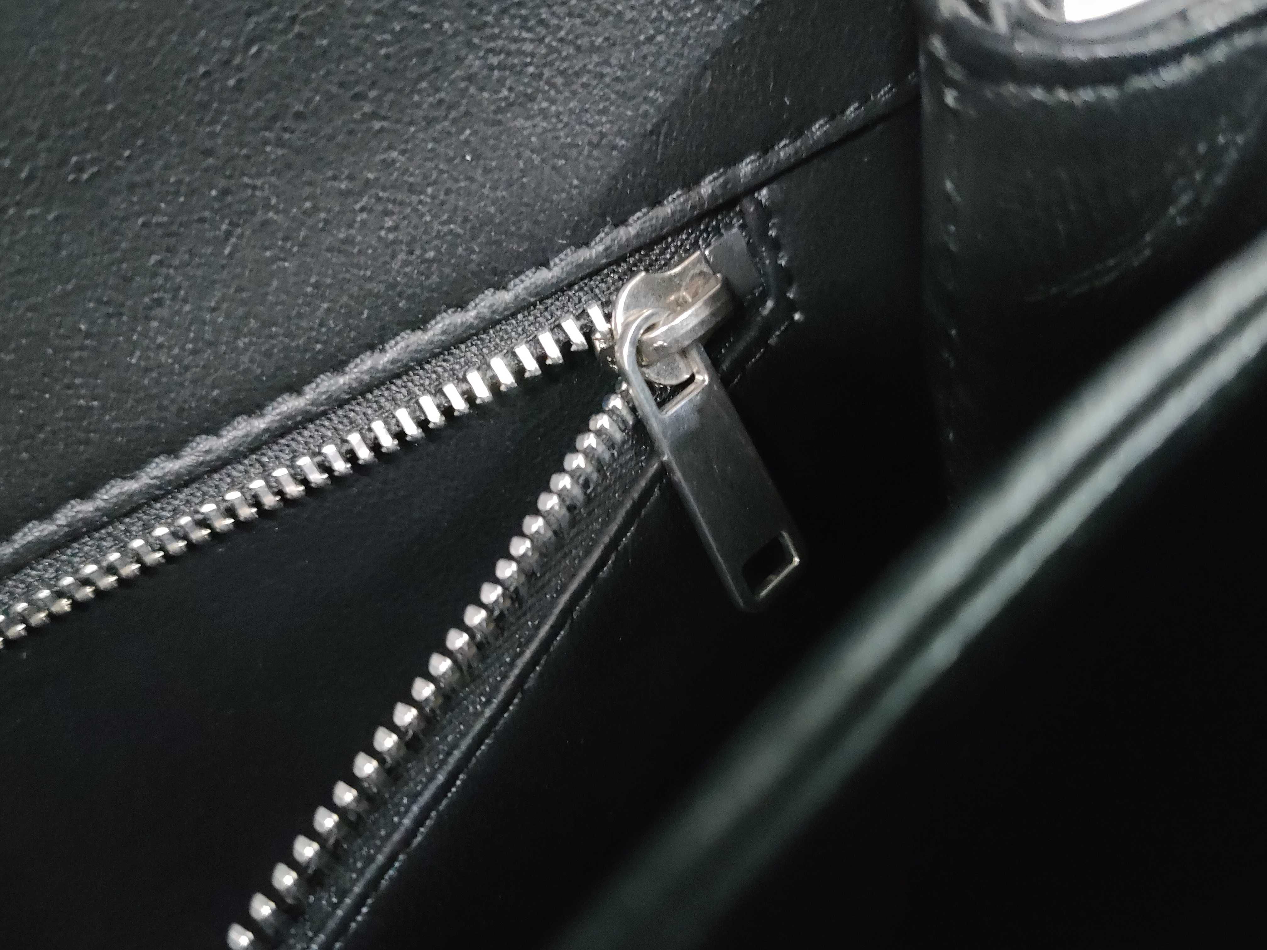Medium Besace Triomphe Shoulder Bag — view 12
