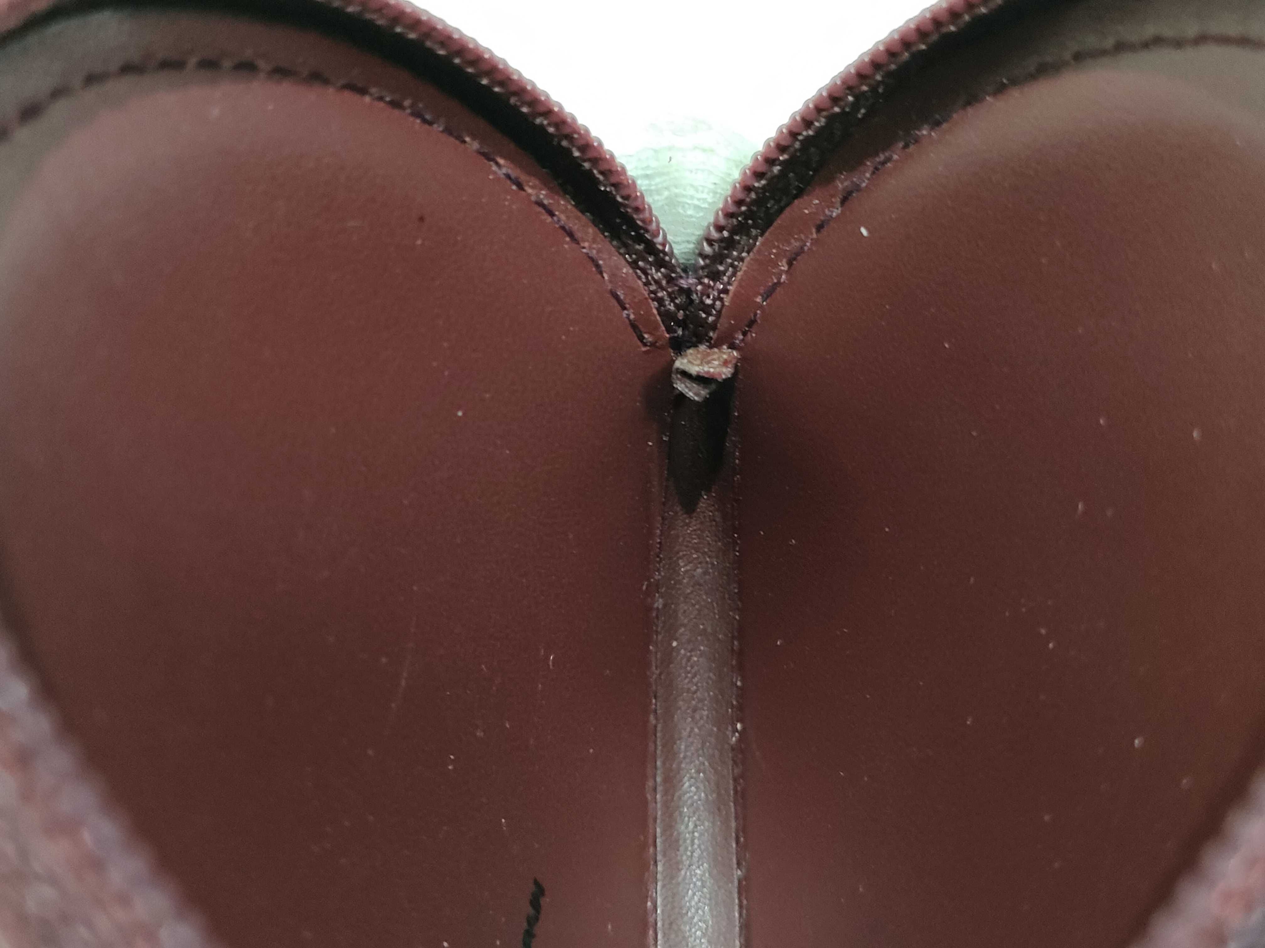 Must Line Coin Case — view 9