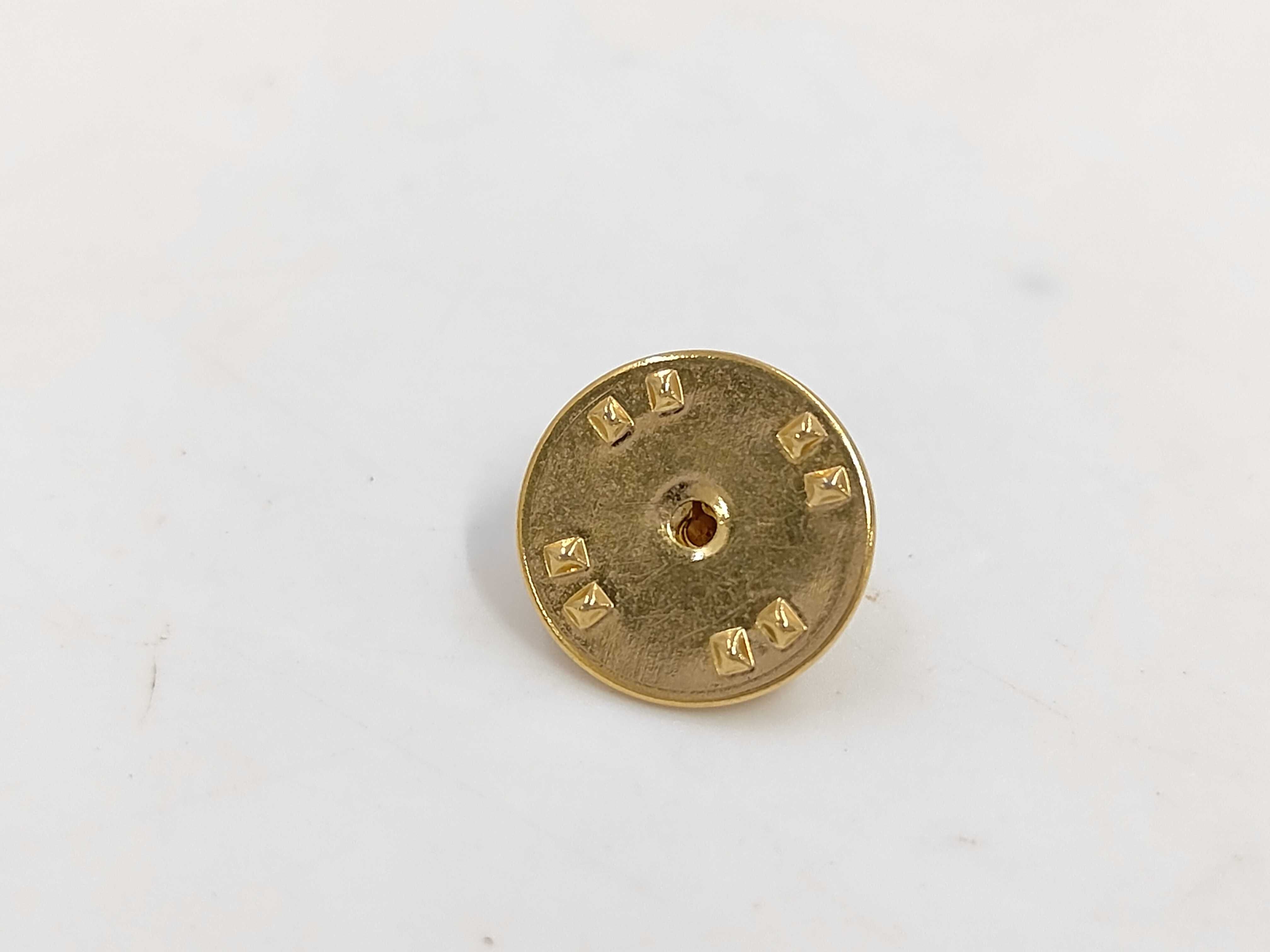 R logo earrings — view 6