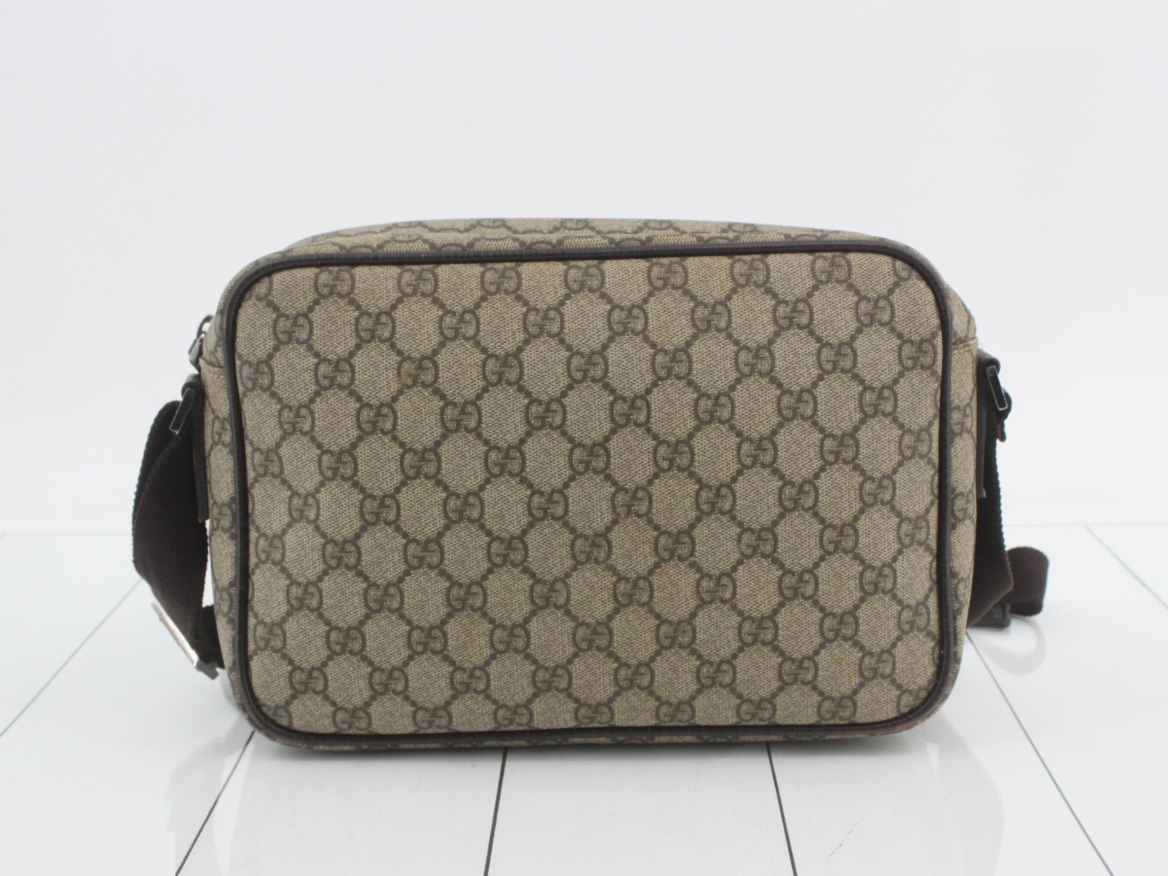 GG Supreme Shoulder Bag — view 2