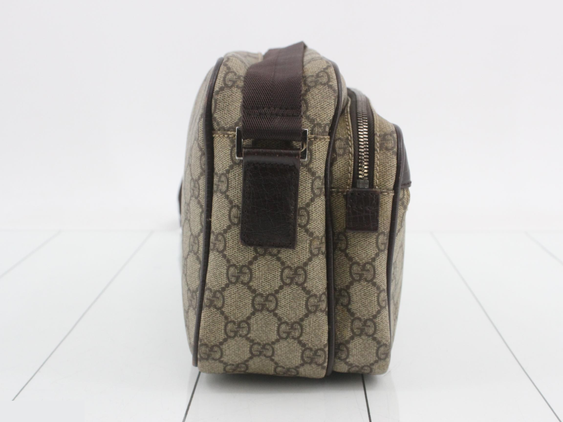 GG Supreme Shoulder Bag — view 5