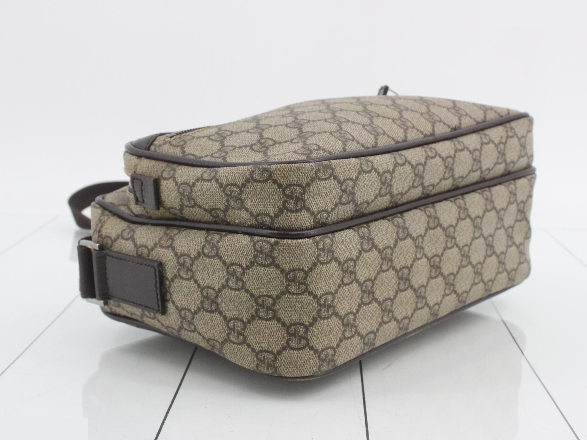 GG Supreme Shoulder Bag — view 6