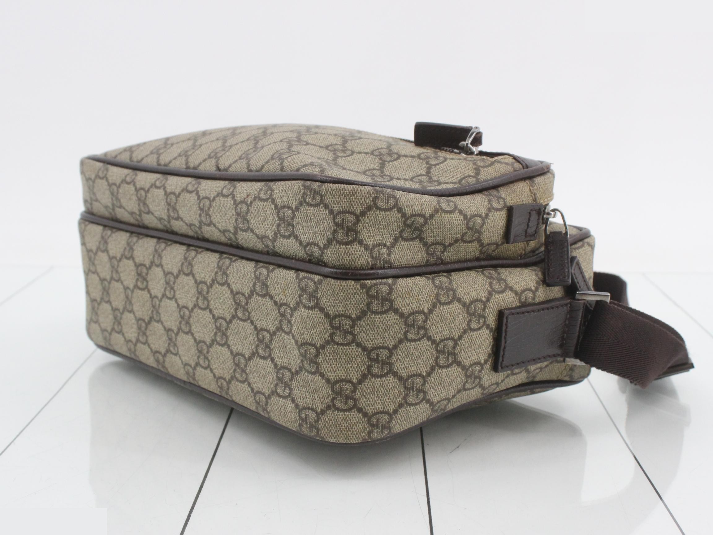 GG Supreme Shoulder Bag — view 7