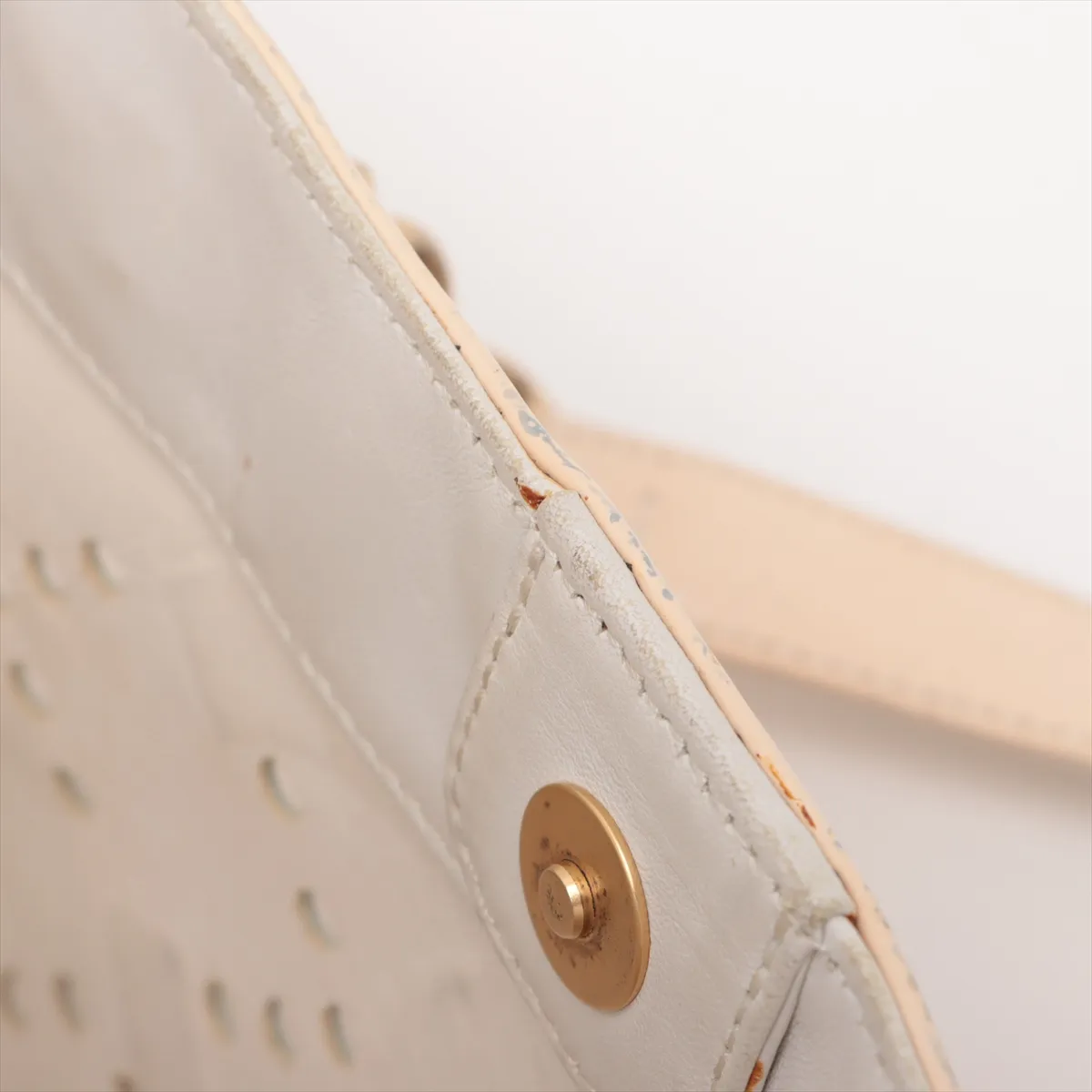 Cocomark Patent Leather Chain Shoulder Bag Beige Gold Hardware 8879726 No. 8 — view 13