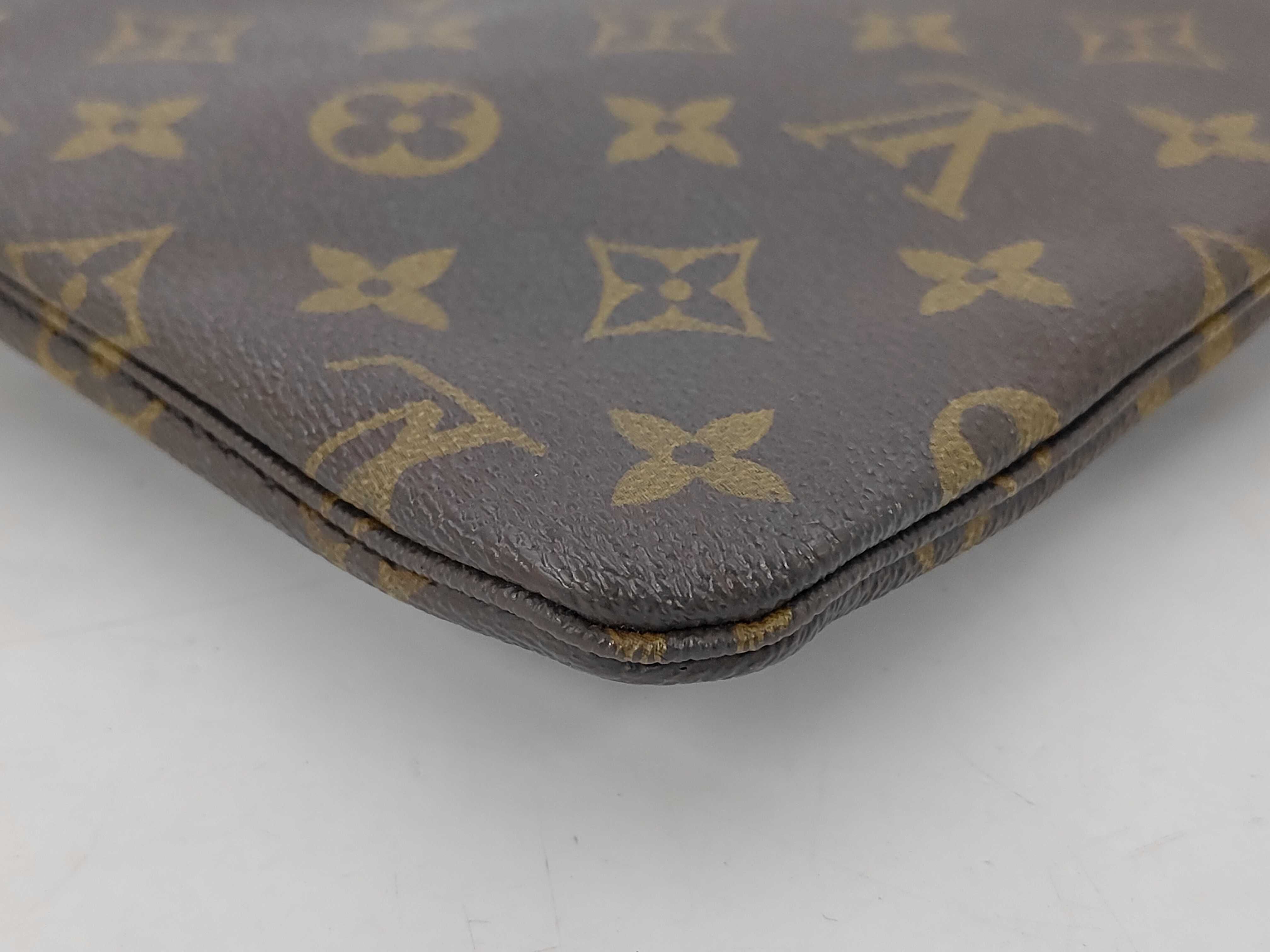 bag, Louis Vuitton Pochette Pliant clutch bag — view 3