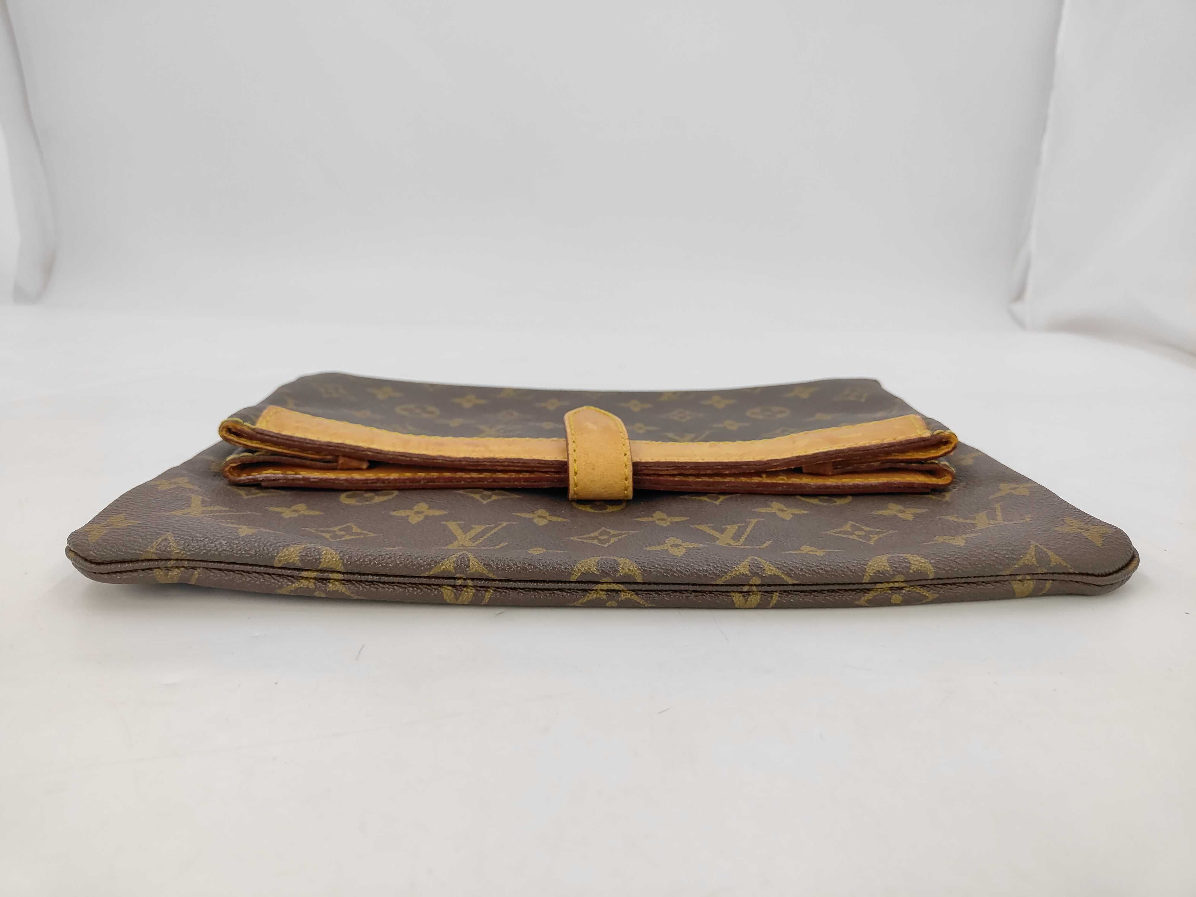 bag, Louis Vuitton Pochette Pliant clutch bag — view 4