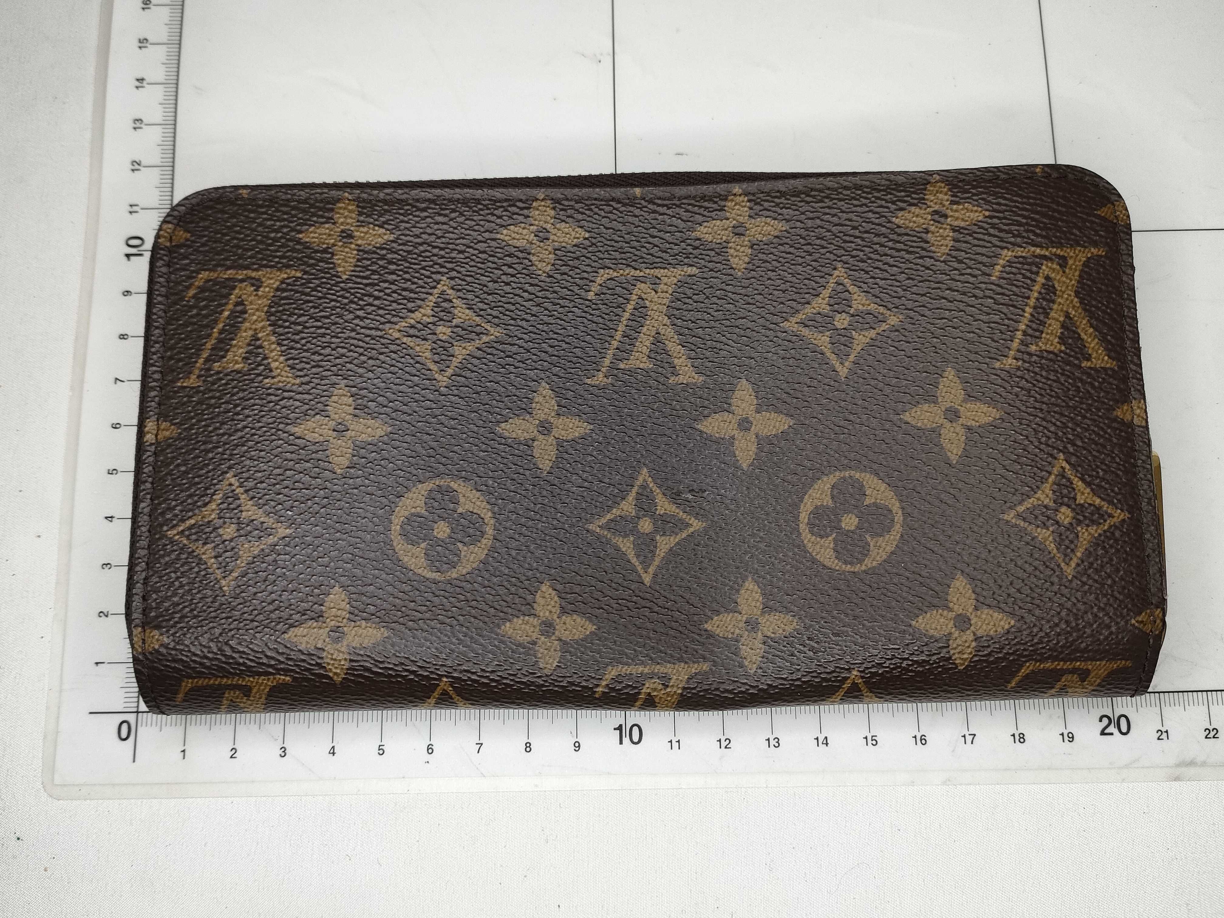 Monogram Louis Vuitton Monogram Zippy Wallet Long Wallet Gold Hardware M42616 RFID Wallet — view 2