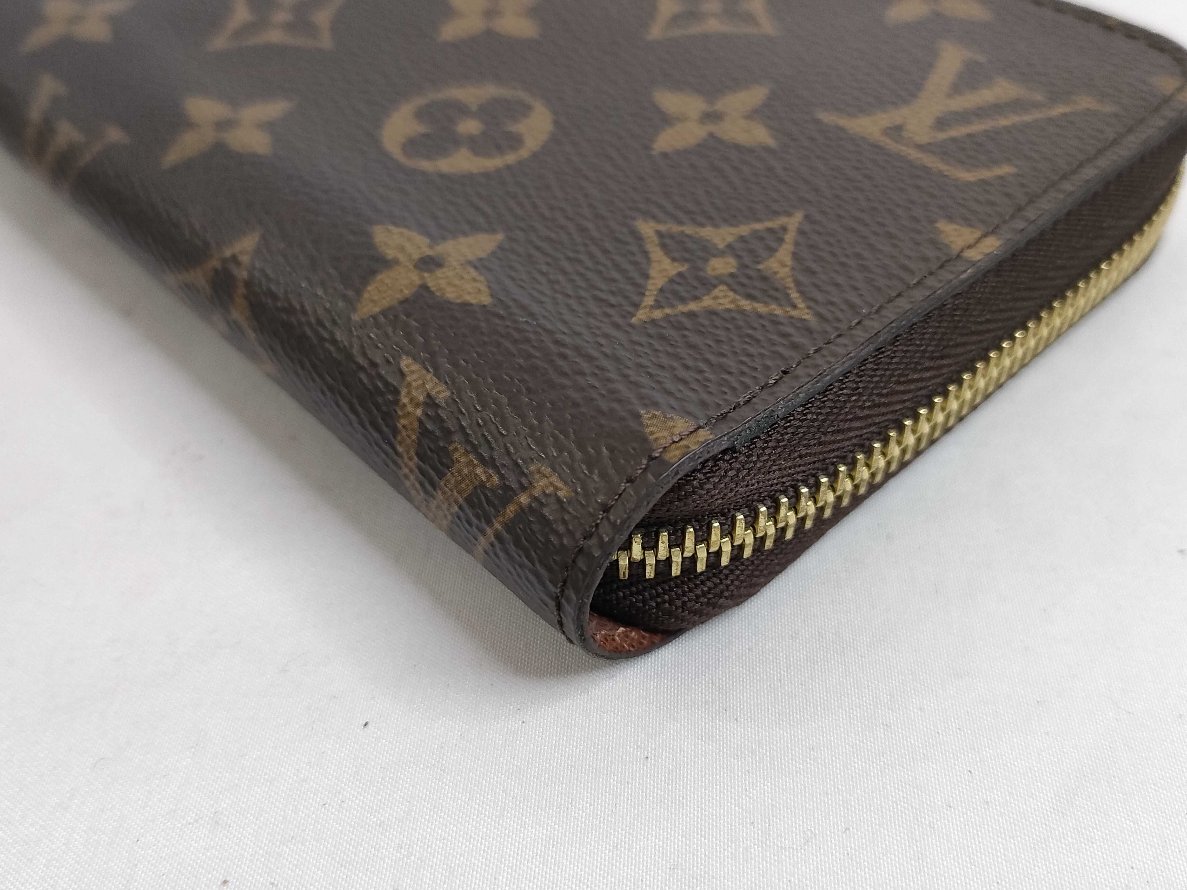 Monogram Louis Vuitton Monogram Zippy Wallet Long Wallet Gold Hardware M42616 RFID Wallet — view 3