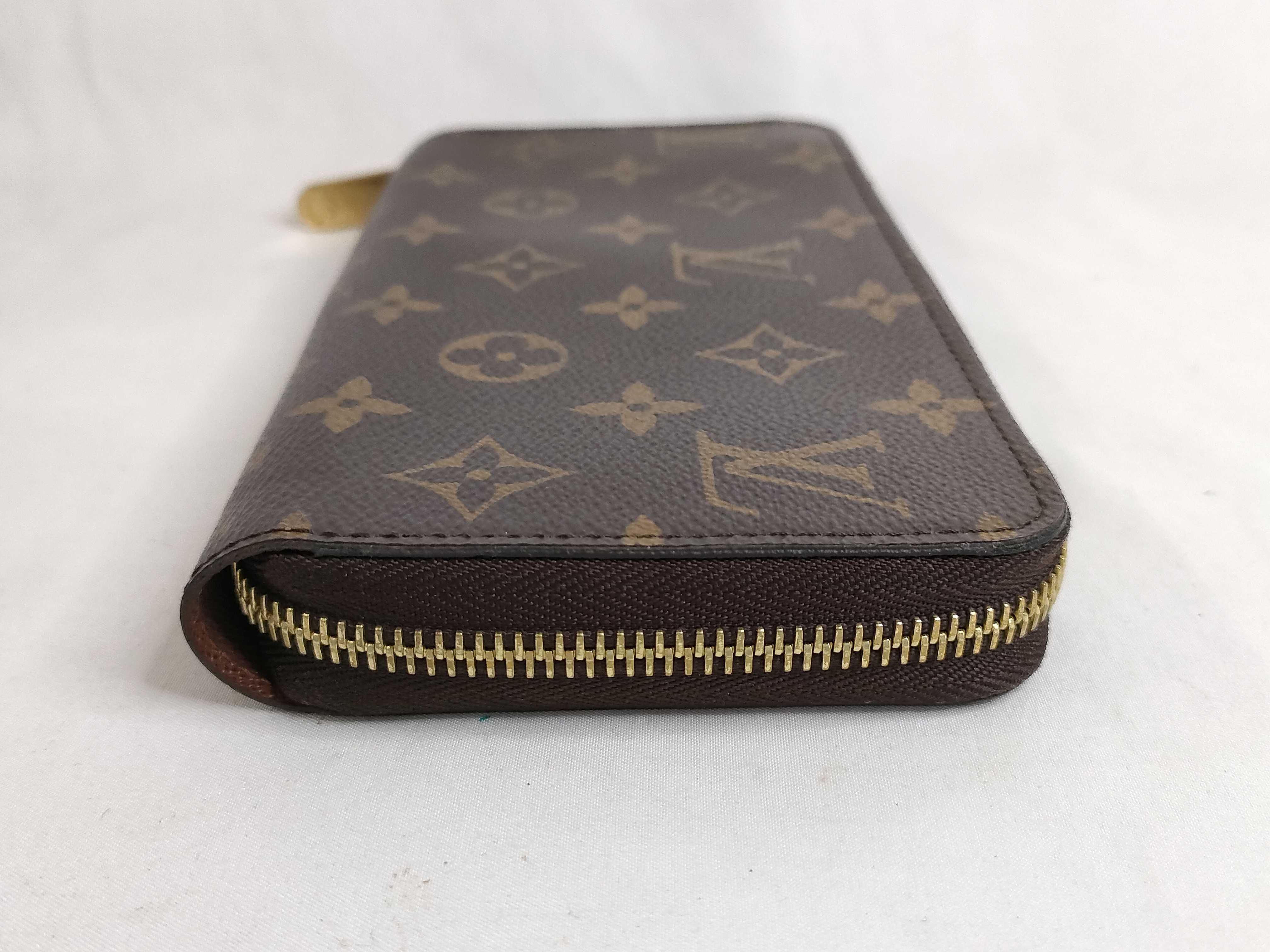 Monogram Louis Vuitton Monogram Zippy Wallet Long Wallet Gold Hardware M42616 RFID Wallet — view 5
