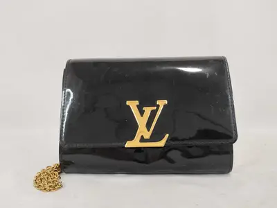 Chain Pouch Shoulder Bag
