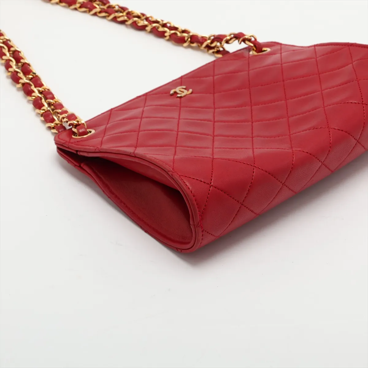 Matelassé Lambskin Chain Shoulder Bag, Push Lock, Red with Gold Hardware, 0188696 (Serial Number in the 0s) — view 4