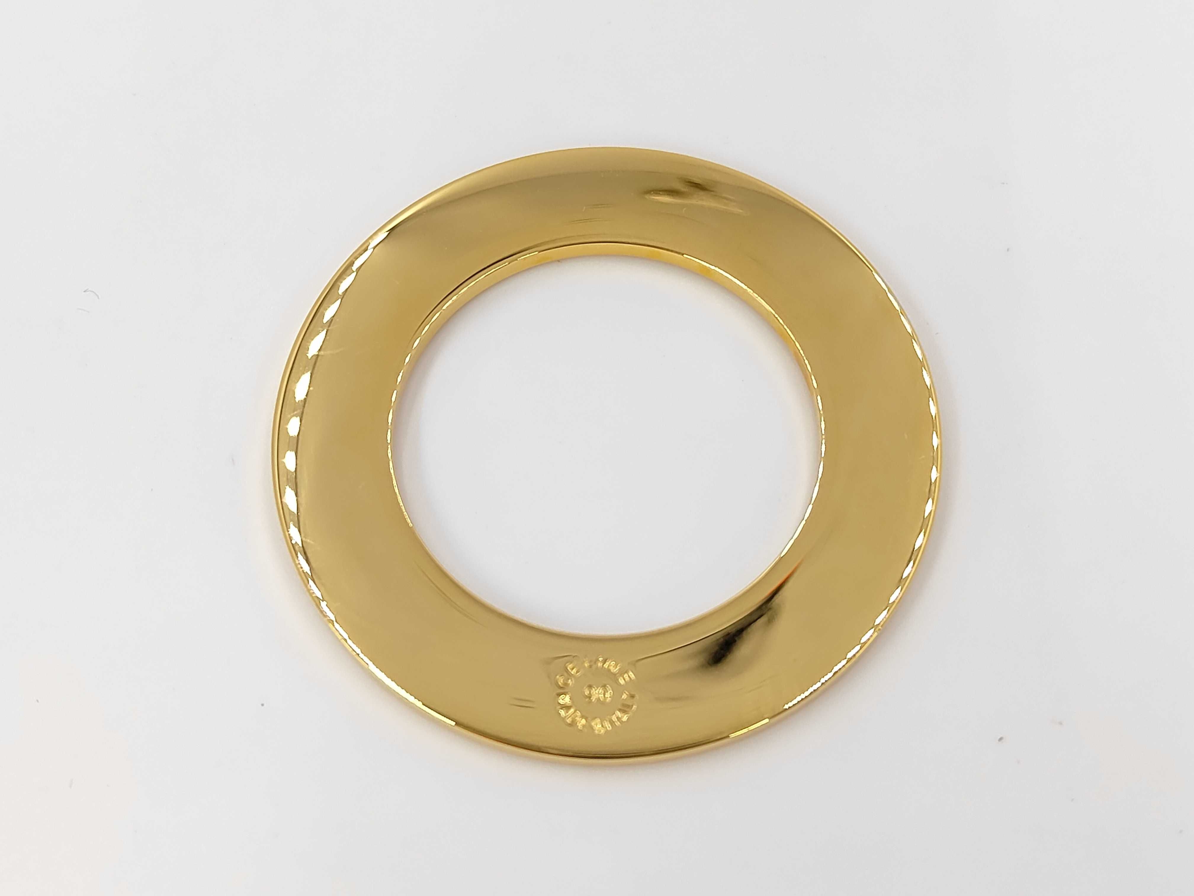 necklace pendant with circle logo in gold. — view 2