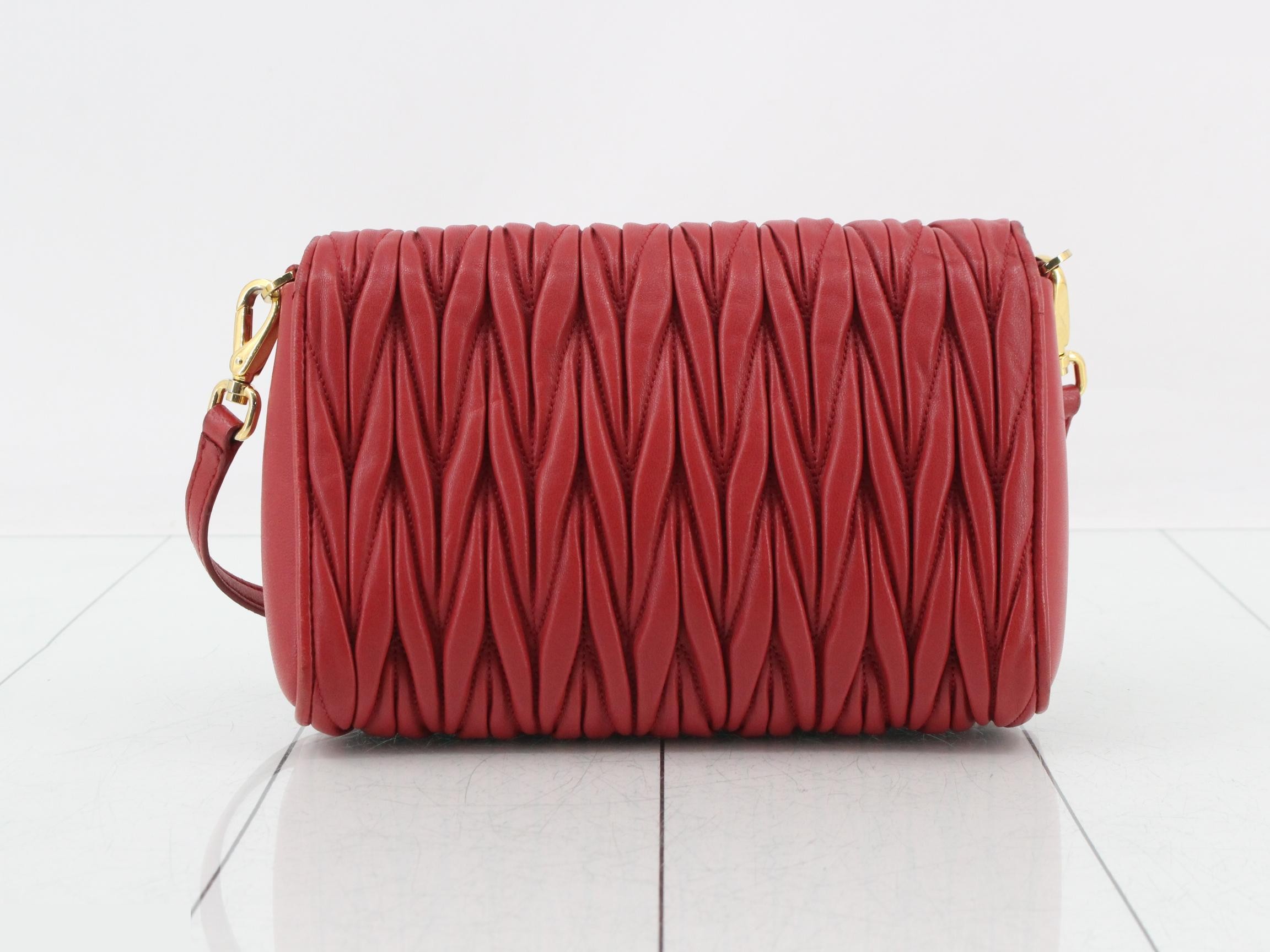 Matelassé (Bag) - Shoulder Bag - Leather - Red — view 2